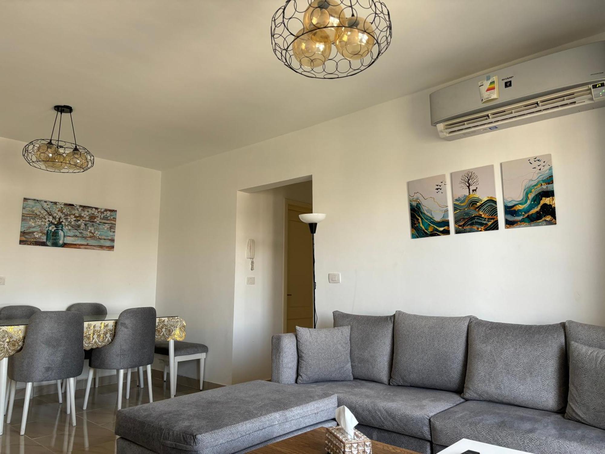 Luxury Inn: 2br Prime Location In B12 Madinaty
