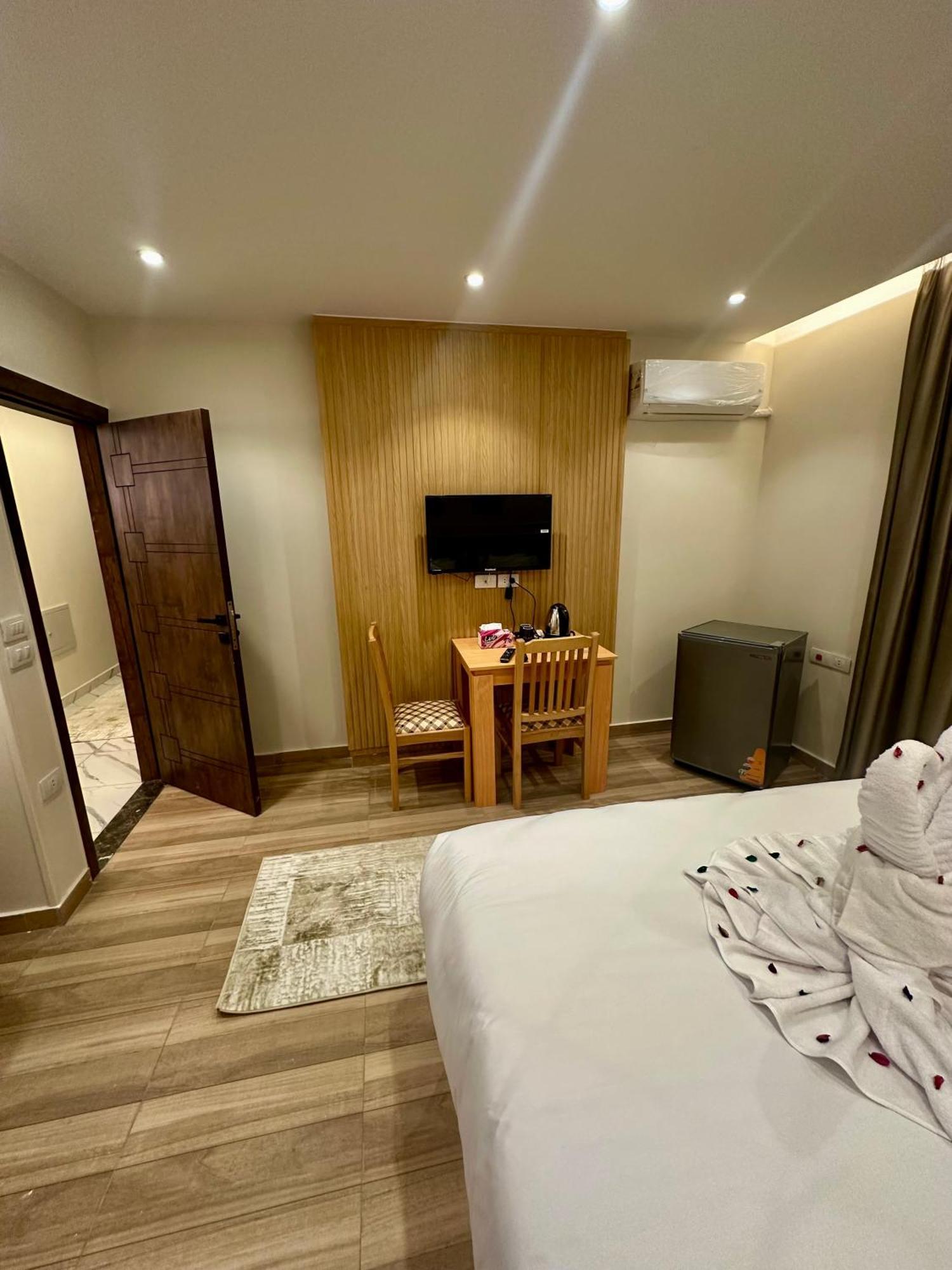 Hotel Radiant Pyramids View 4*