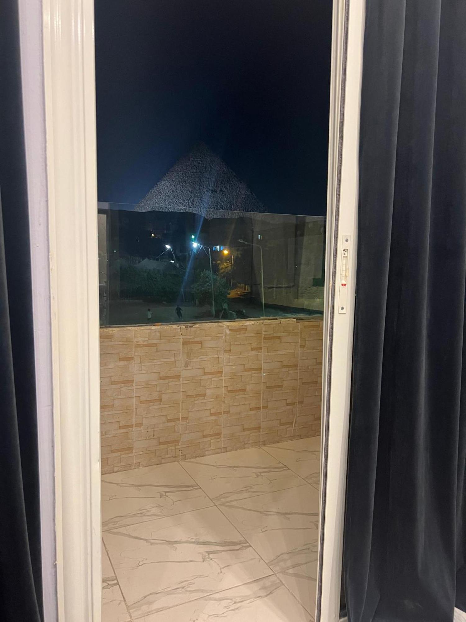 Hotel Habu Pyramids View