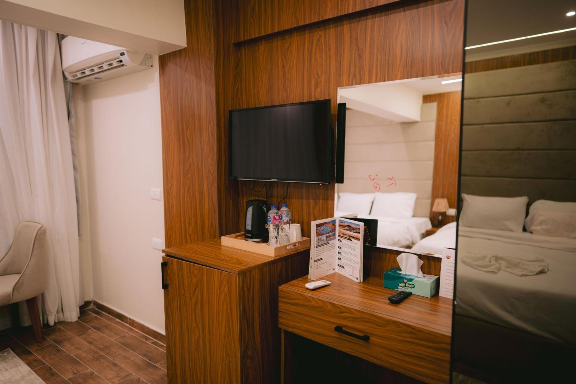 Tuya Great Pyramids 4* Kafrat al Jabal