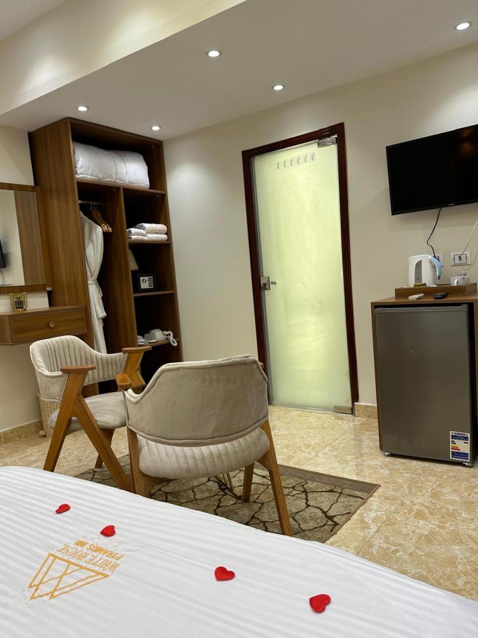 House Pyramids Hotel Kafret el-Gabal