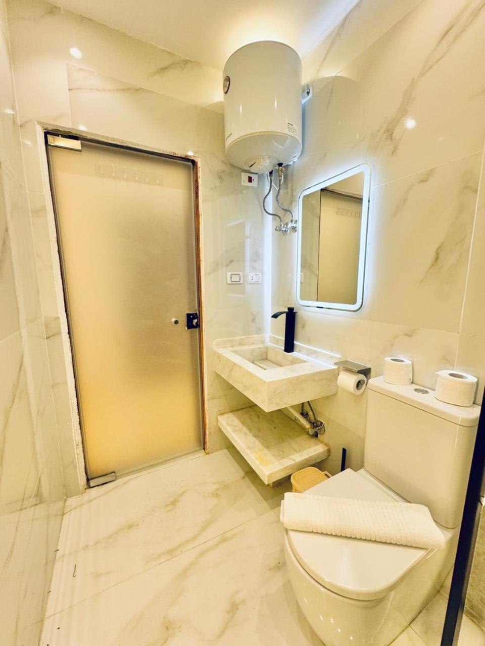House Pyramids 3* Kafret el-Gabal