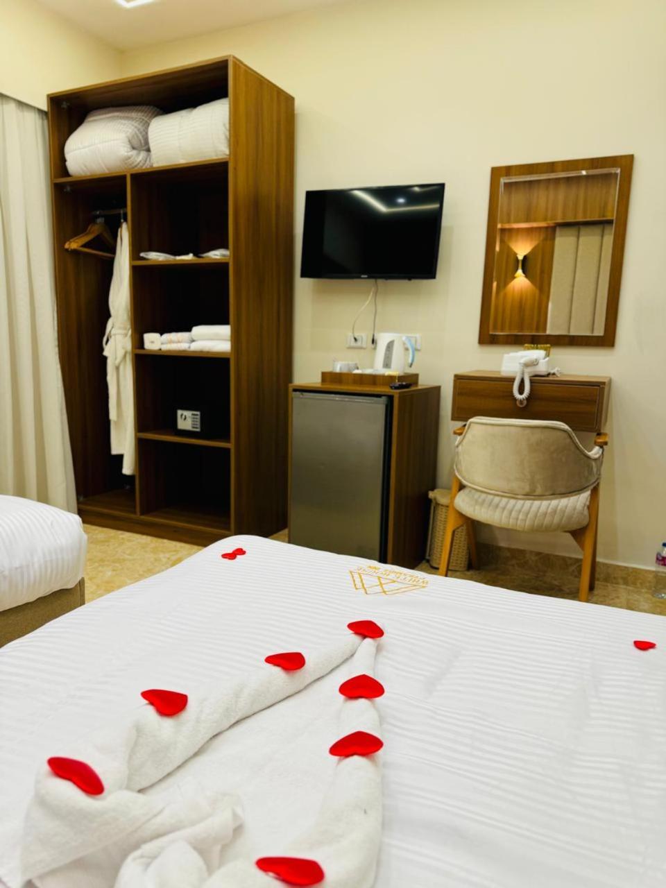 Hotel House Pyramids 3*