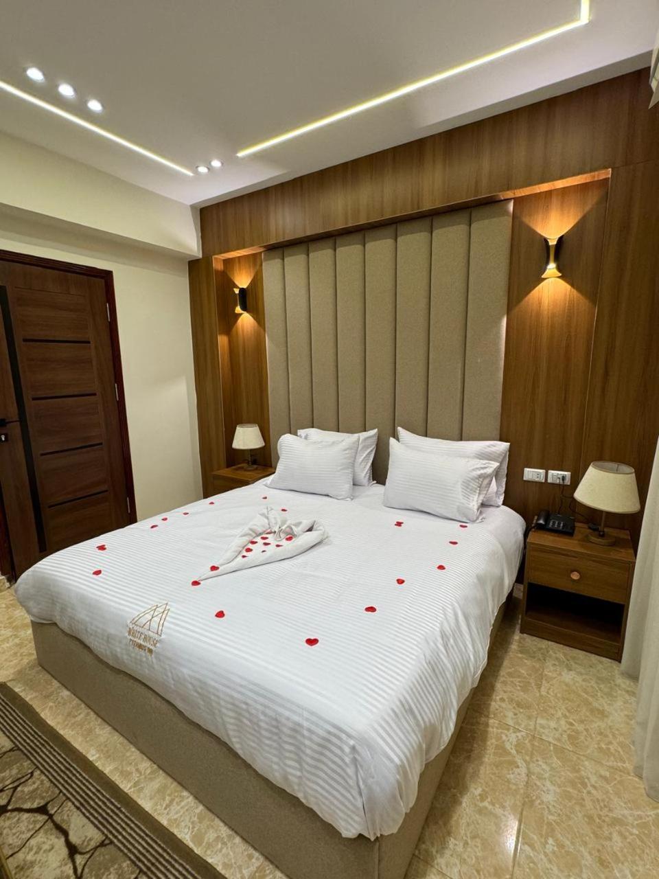 House Pyramids 3* Kafret el-Gabal