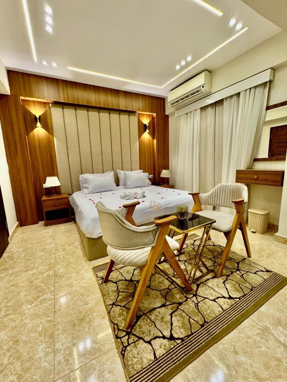 House Pyramids 3* Kafret el-Gabal