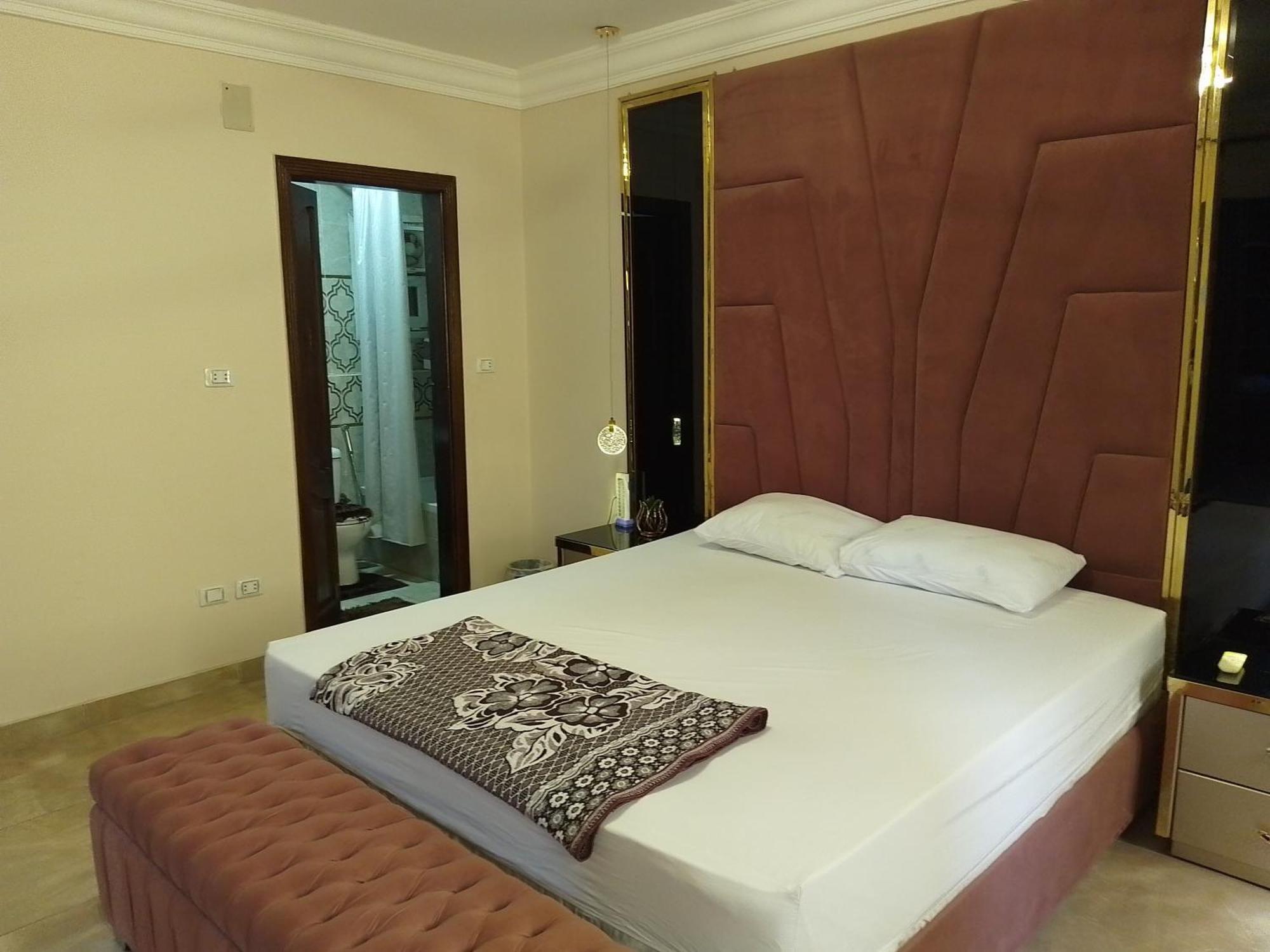 Apartment Crown With Fitness And Wellness