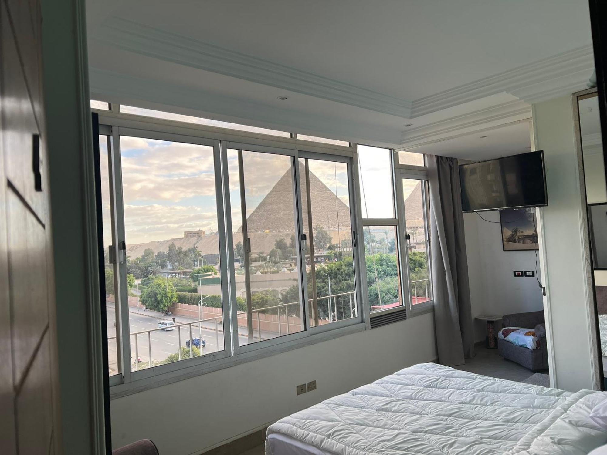Hotel A Pyramids View 2*