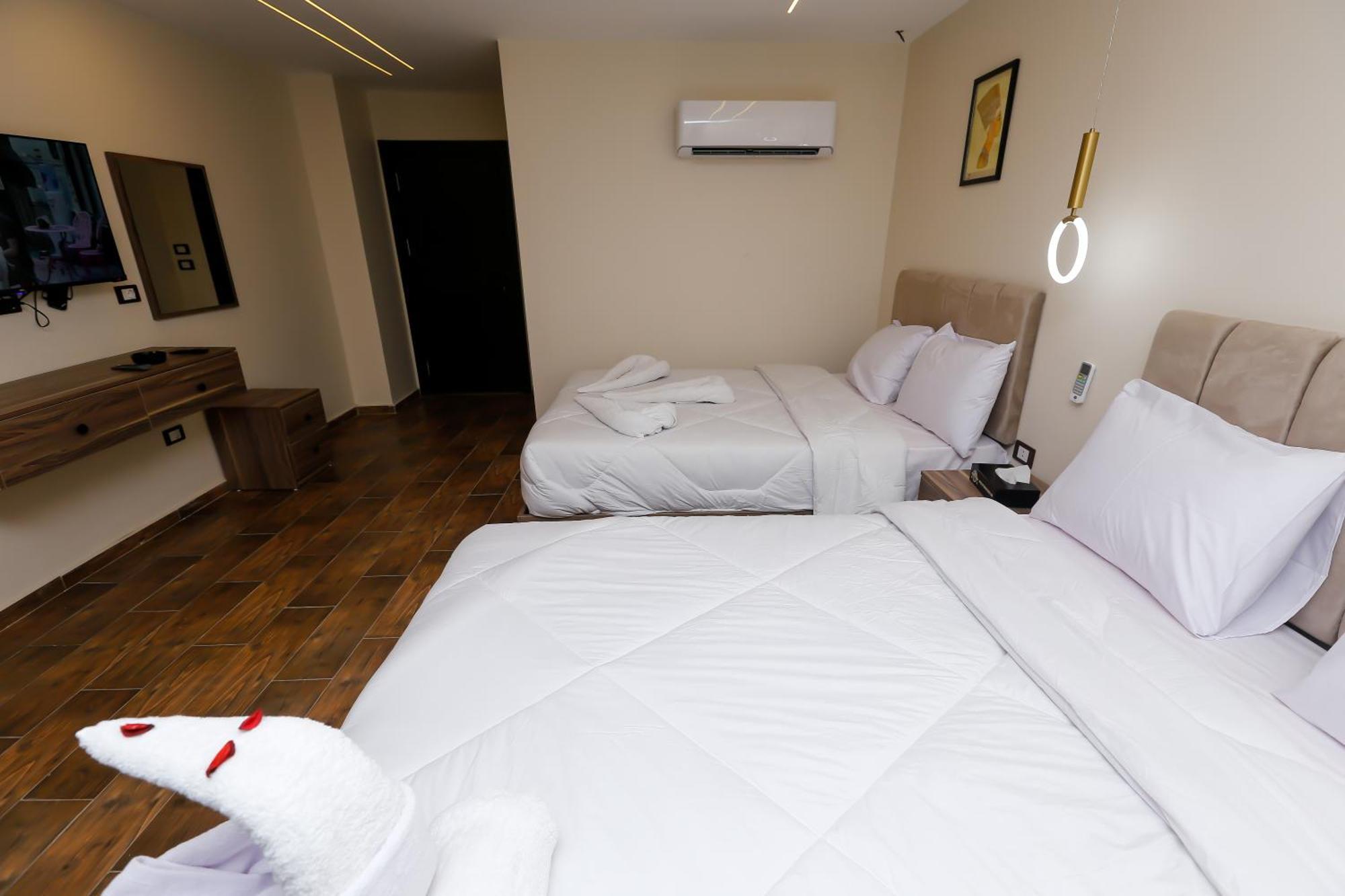 Imperial Pyramids Heights View Bed & Breakfast