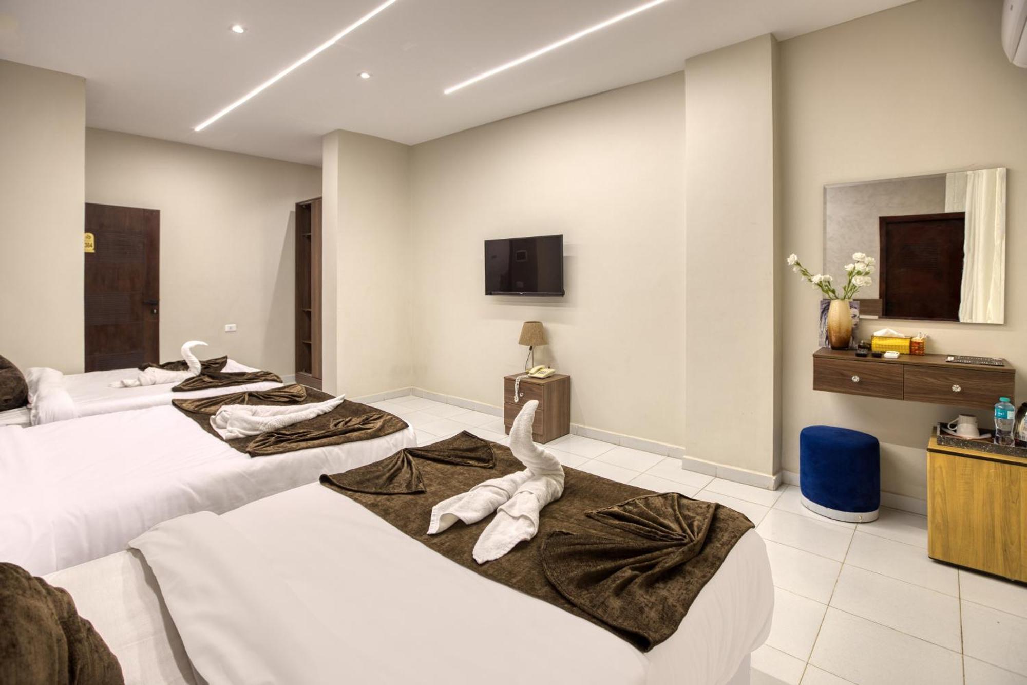 Hotel The Boulevard Sphinx Tower 3*