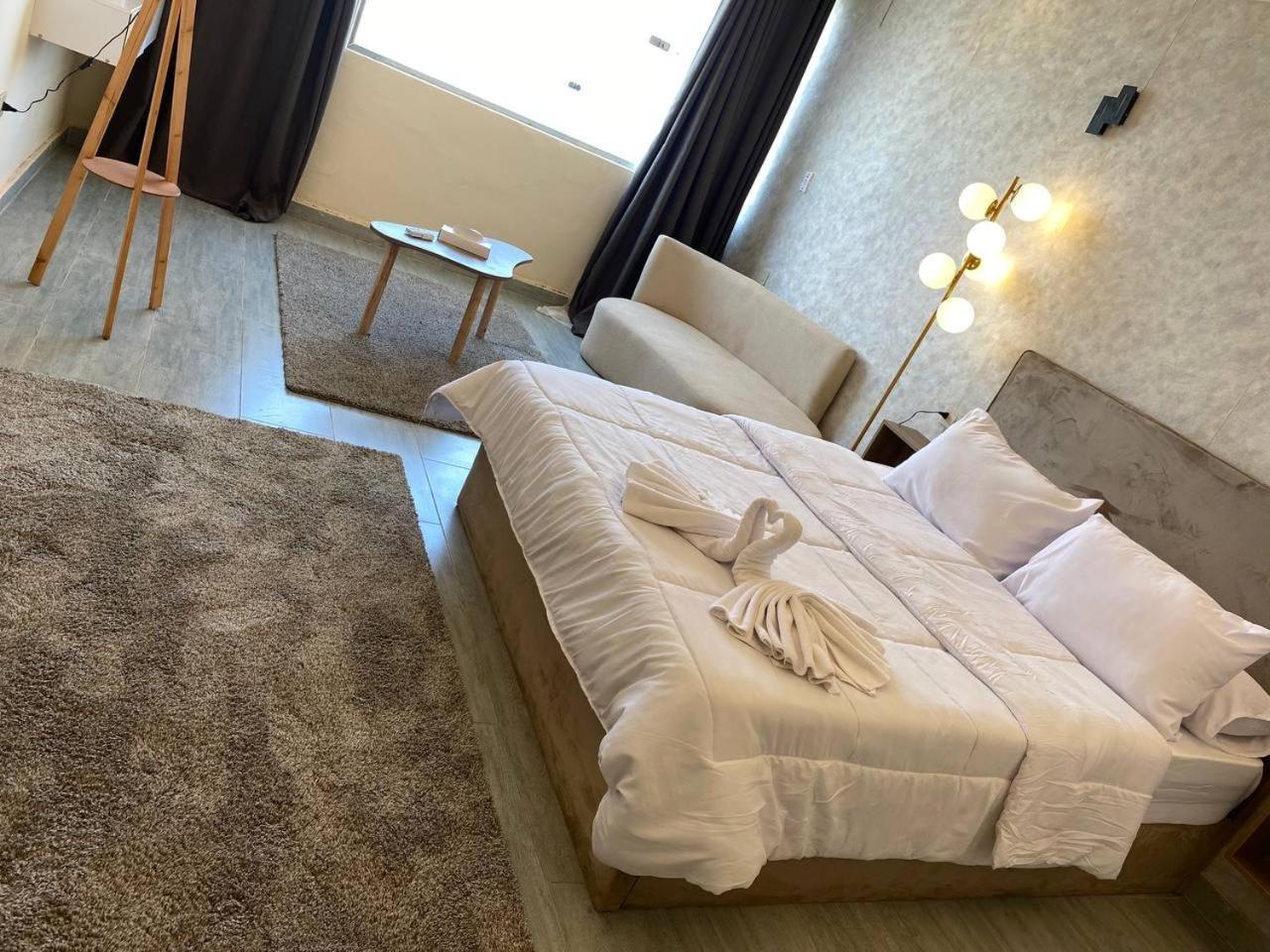 Alex & Hotel 3*