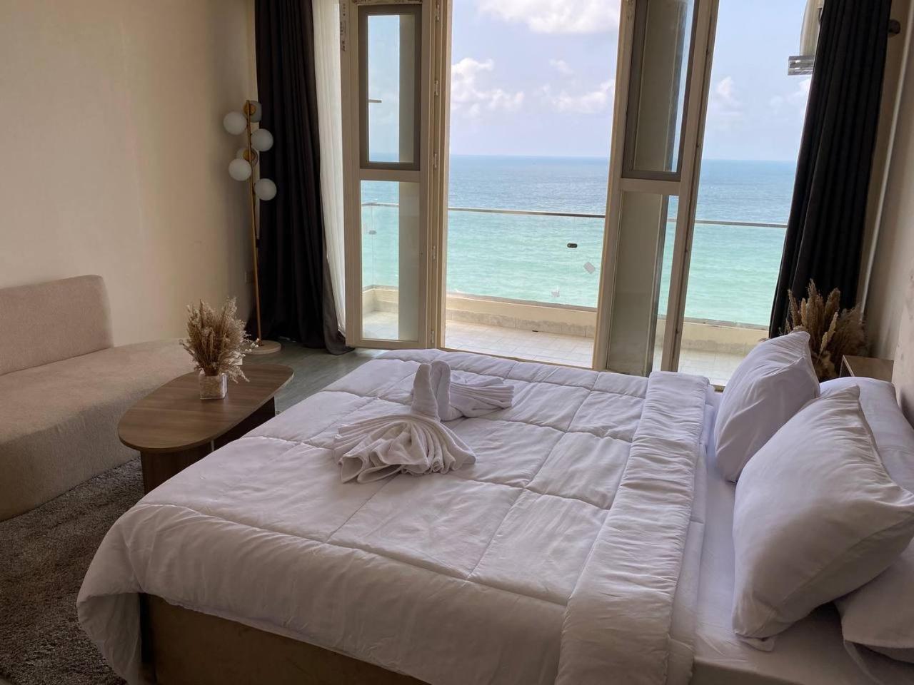 Hotel Alex &