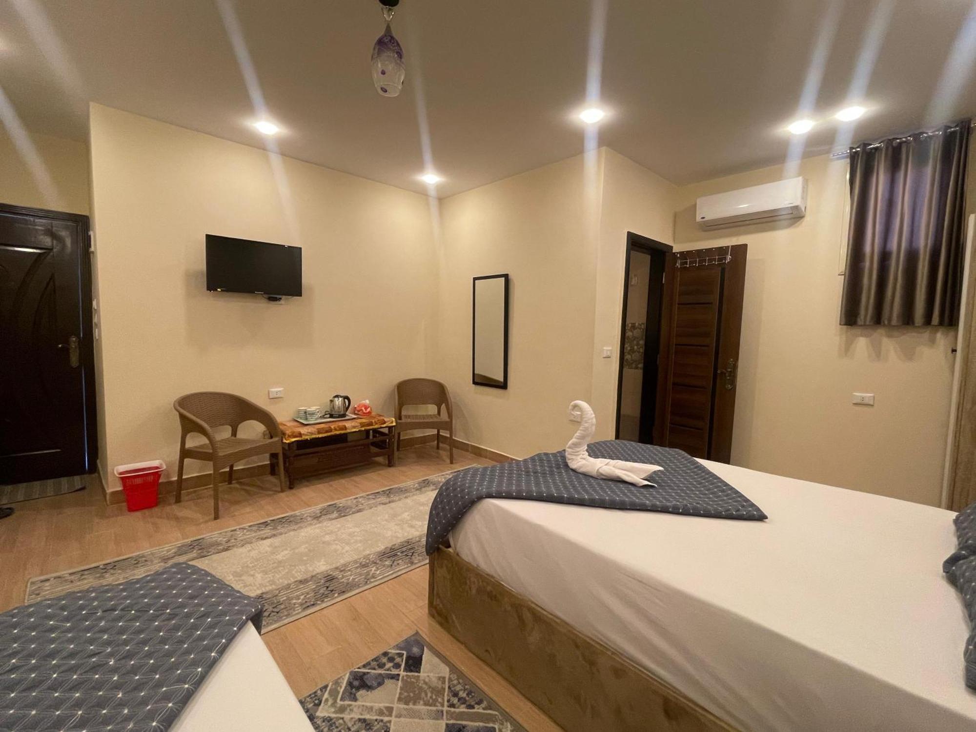 King Ali Pyramids View Hotel