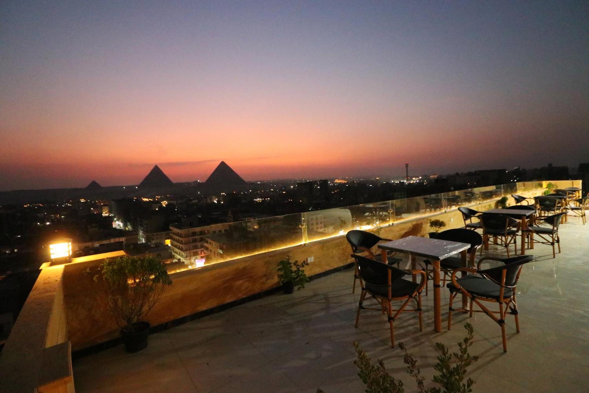 Hotel Pyramids Skyline Cairo *