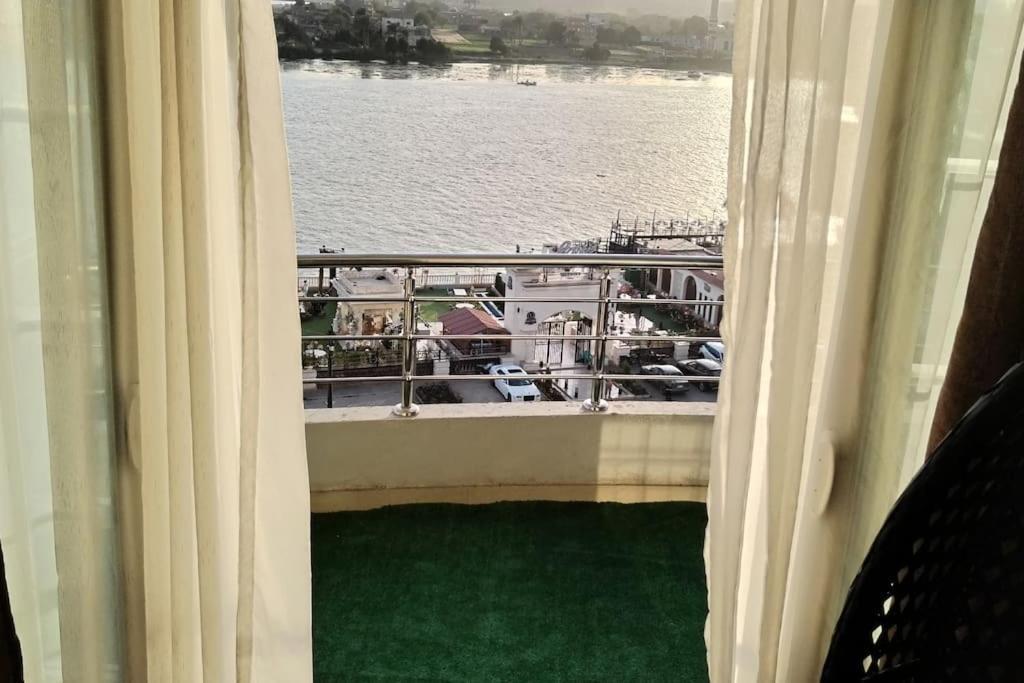 Apartment عالنيل مباشر Cairo