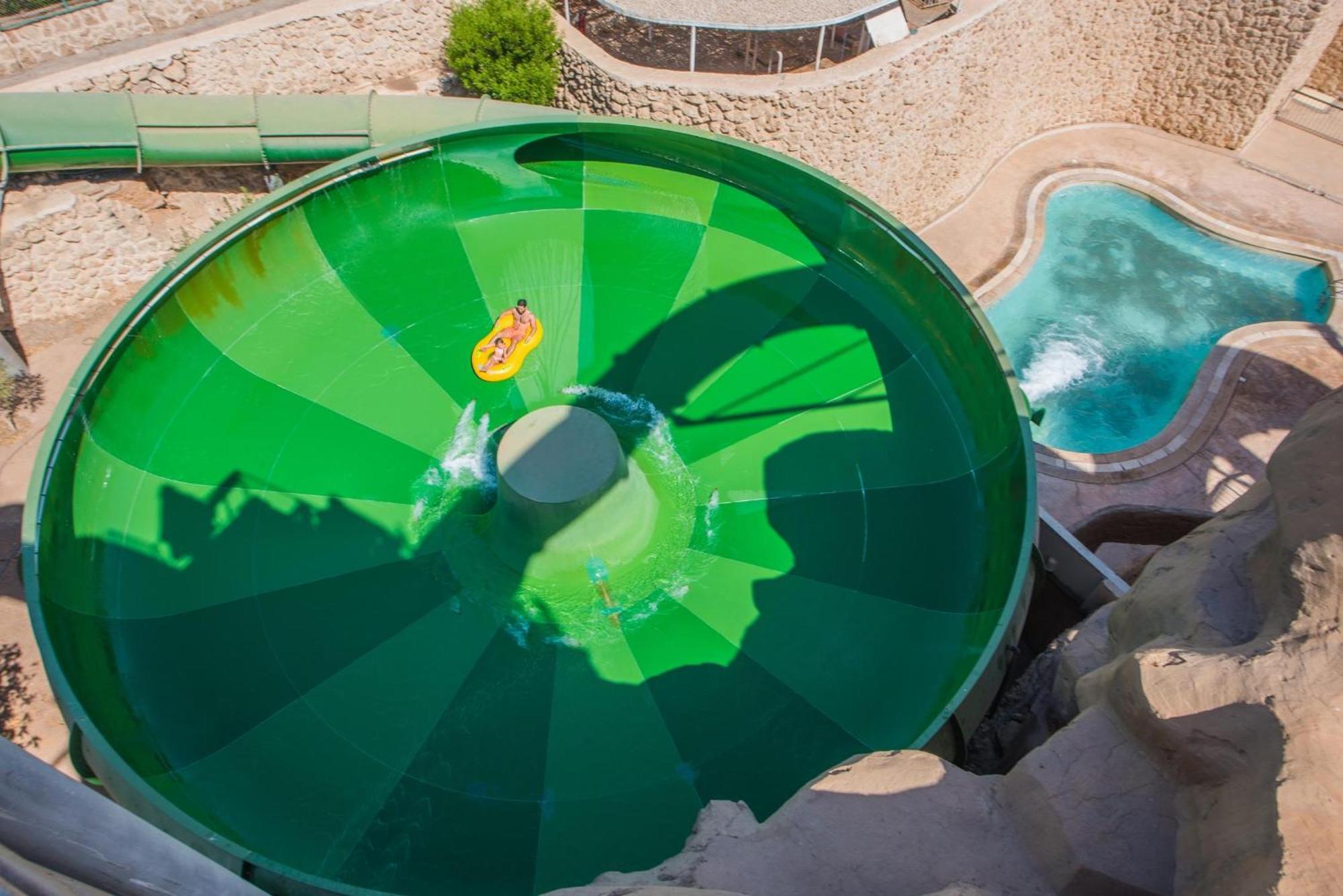 Resort Reef Oasis Aqua Park