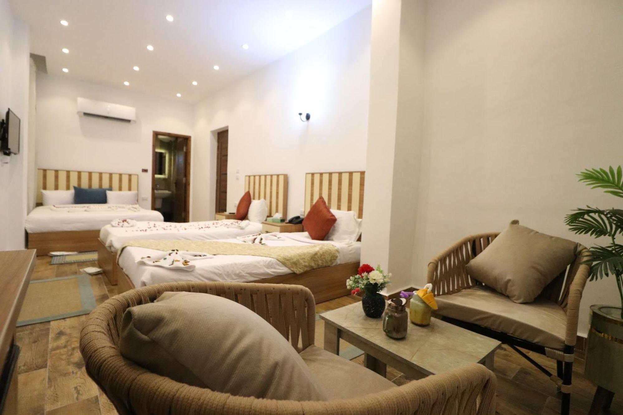 Hotel West Pyramids