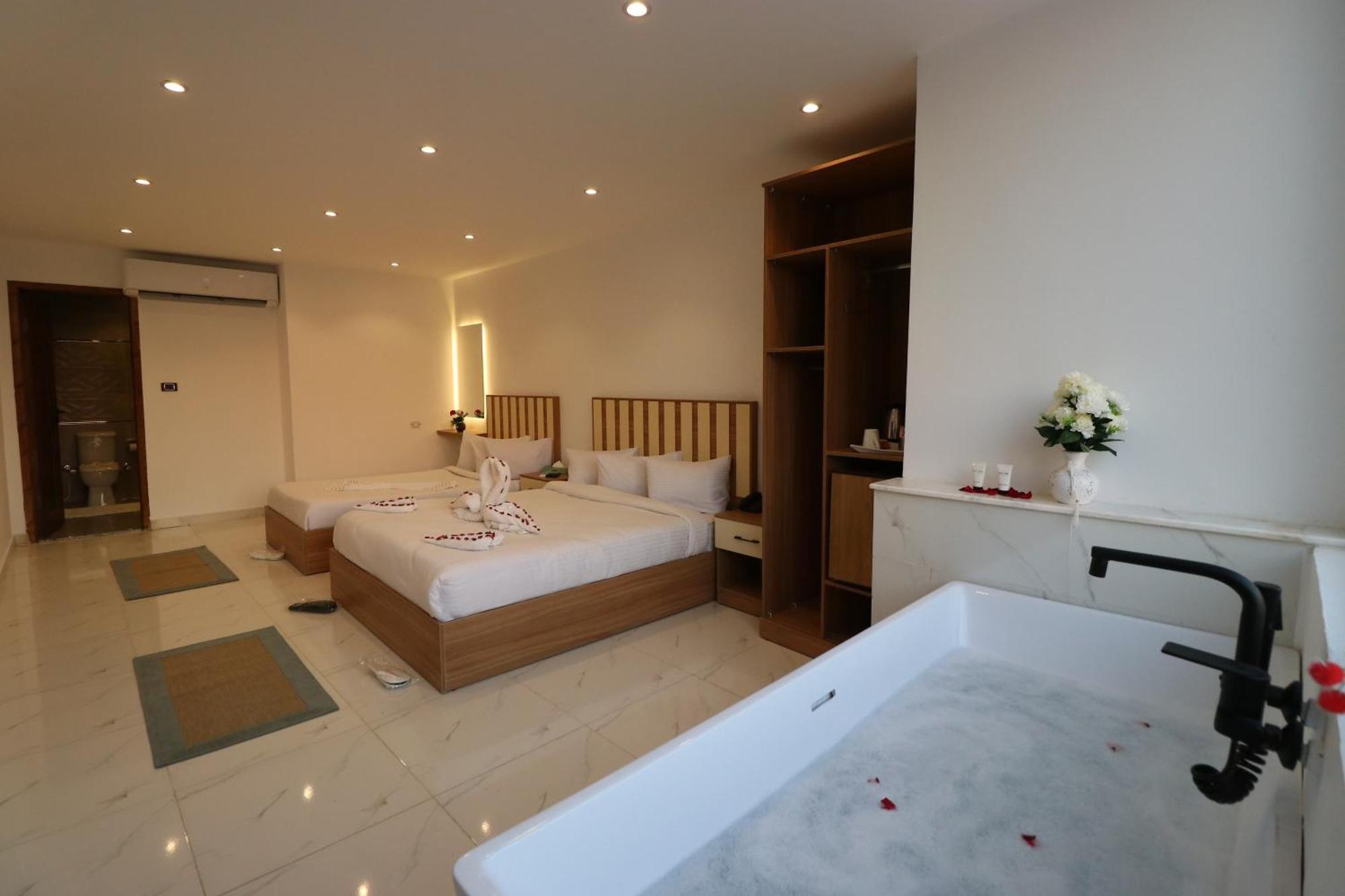 Hotel West Pyramids Kafrat al Jabal