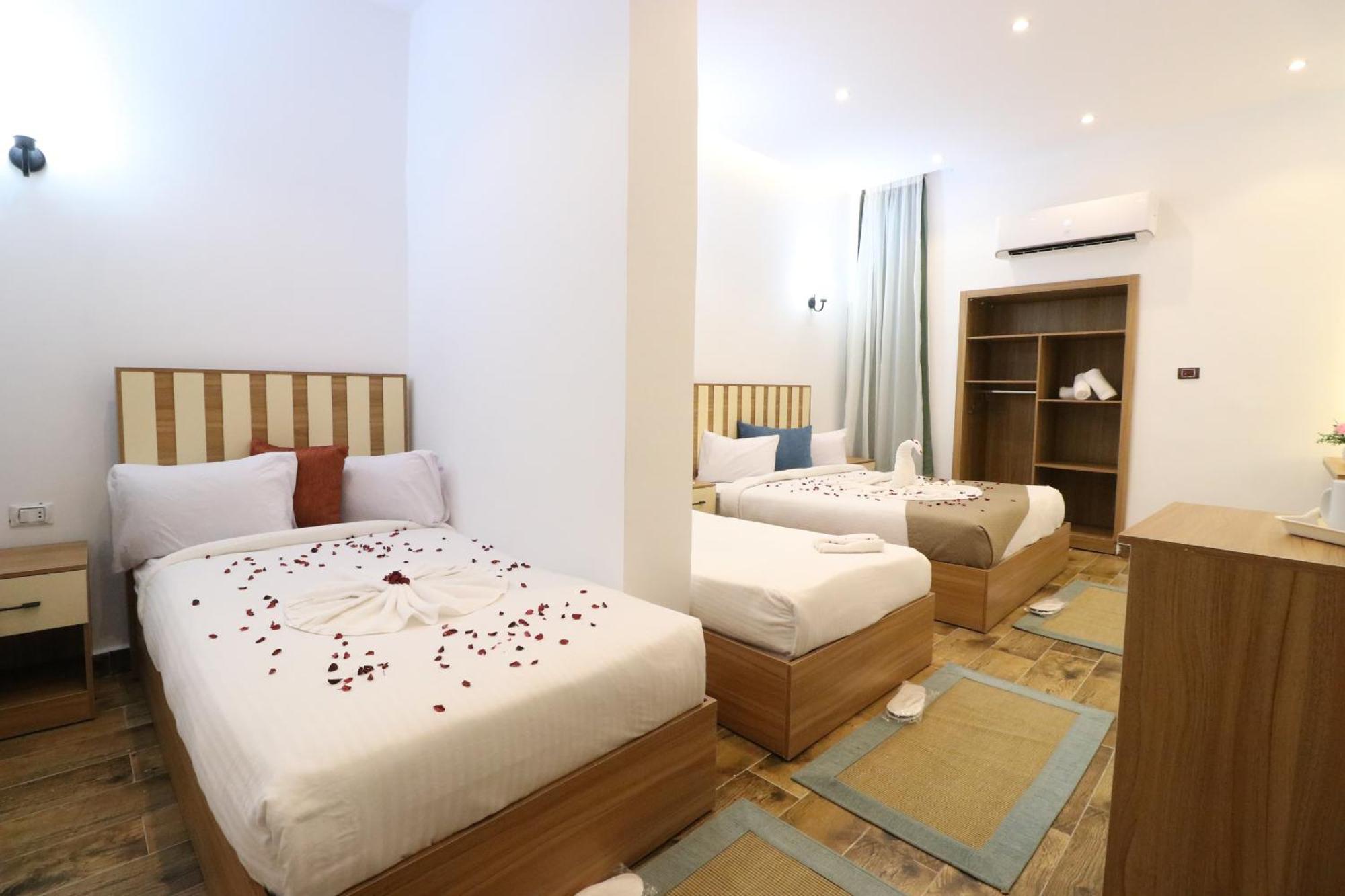 Hotel West Pyramids