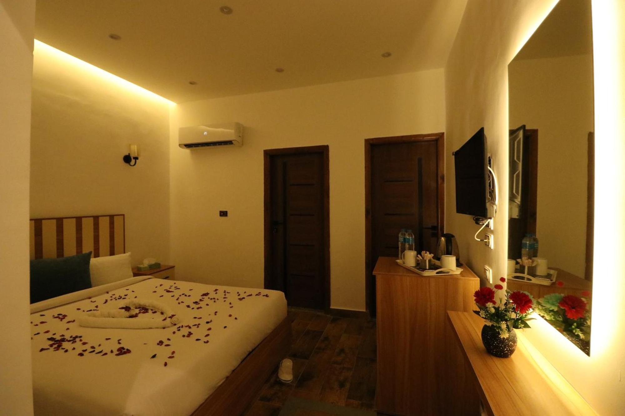 West Pyramids Hotel 3*