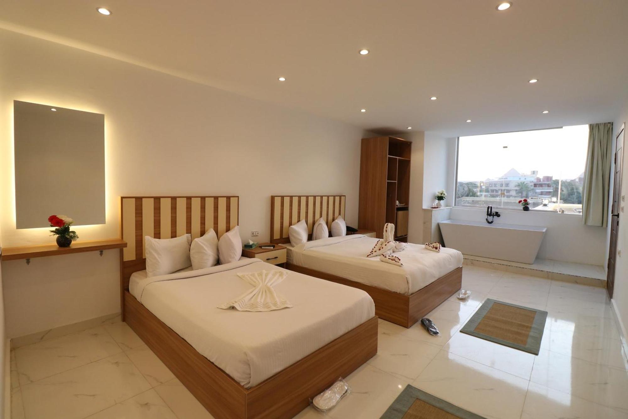 West Pyramids Hotel 3*