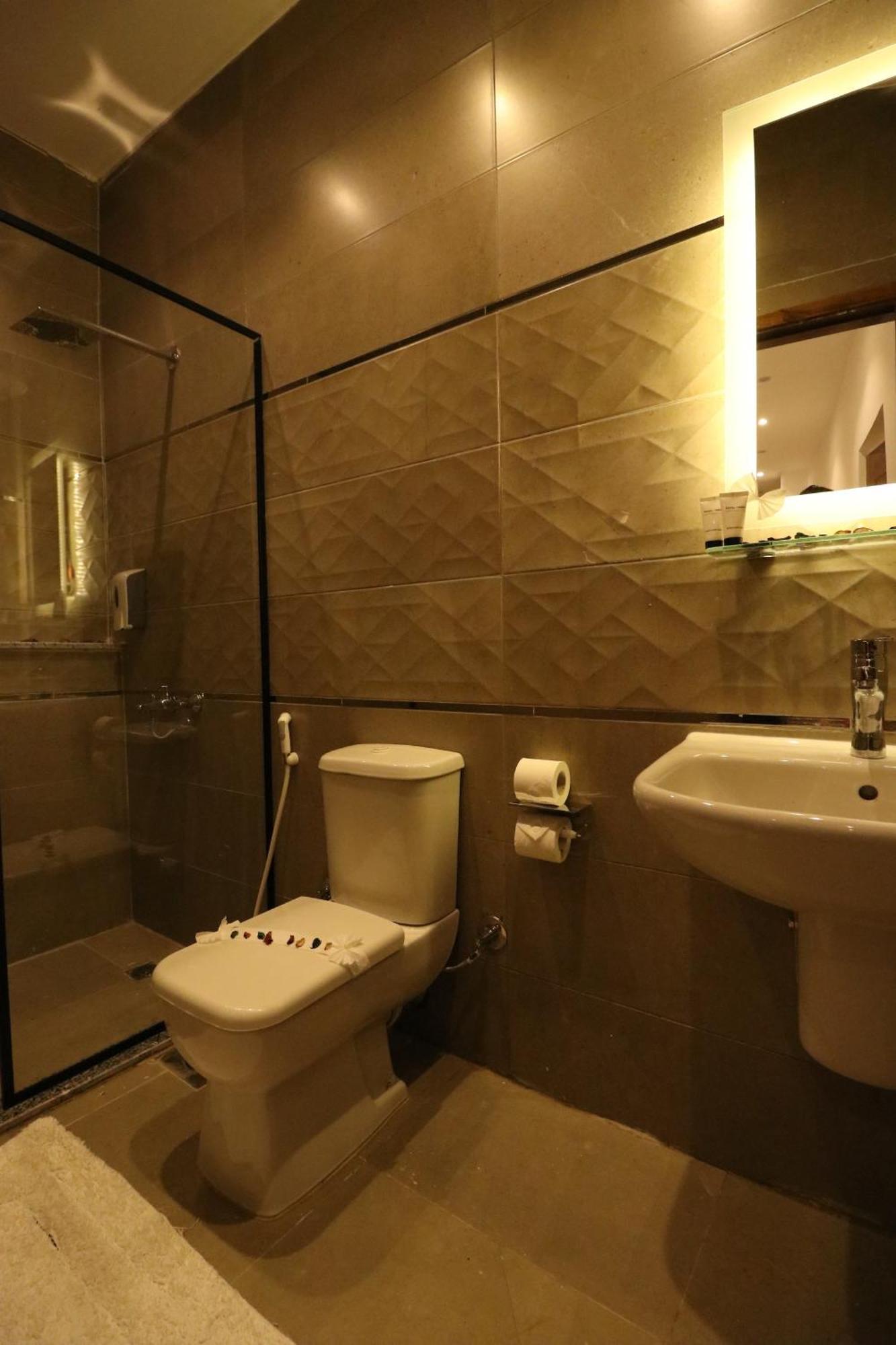 Hotel West Pyramids Kafrat al Jabal
