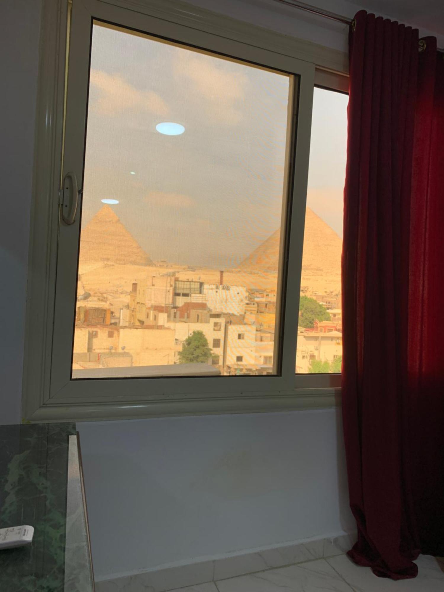 Pyramids Middle East Charm Hotel