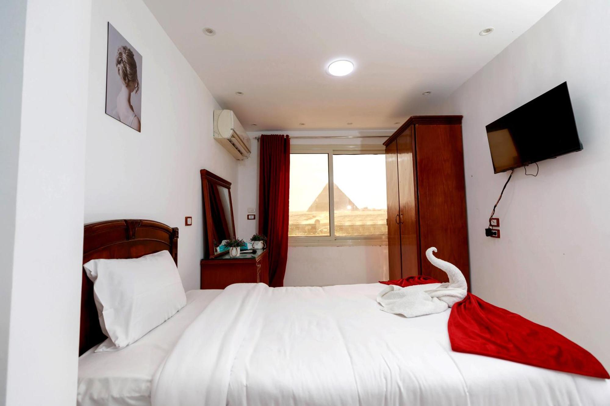 Hotel Pyramids Middle East Charm Kafrat al Jabal