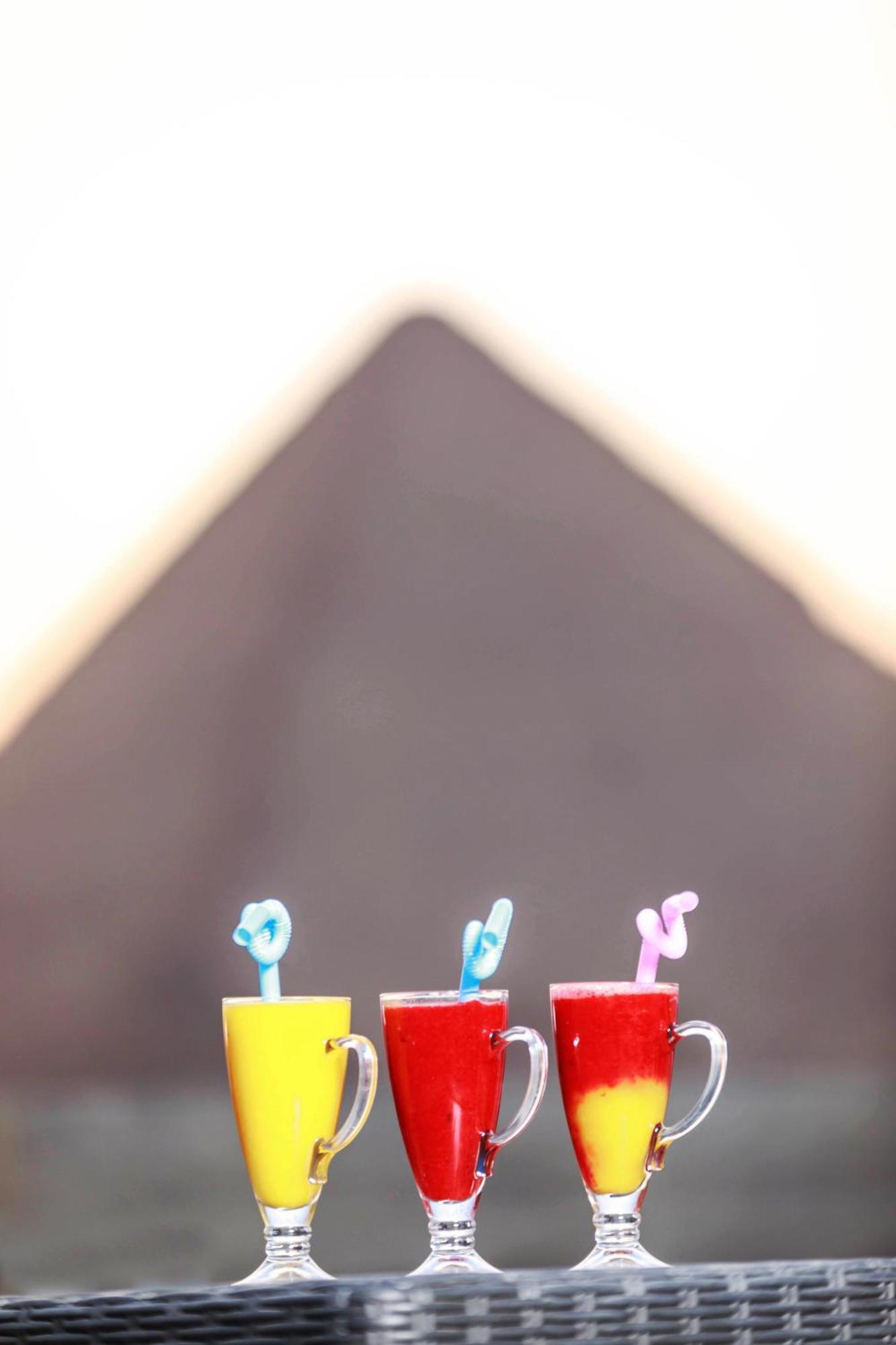 Pyramids Middle East Charm 4*
