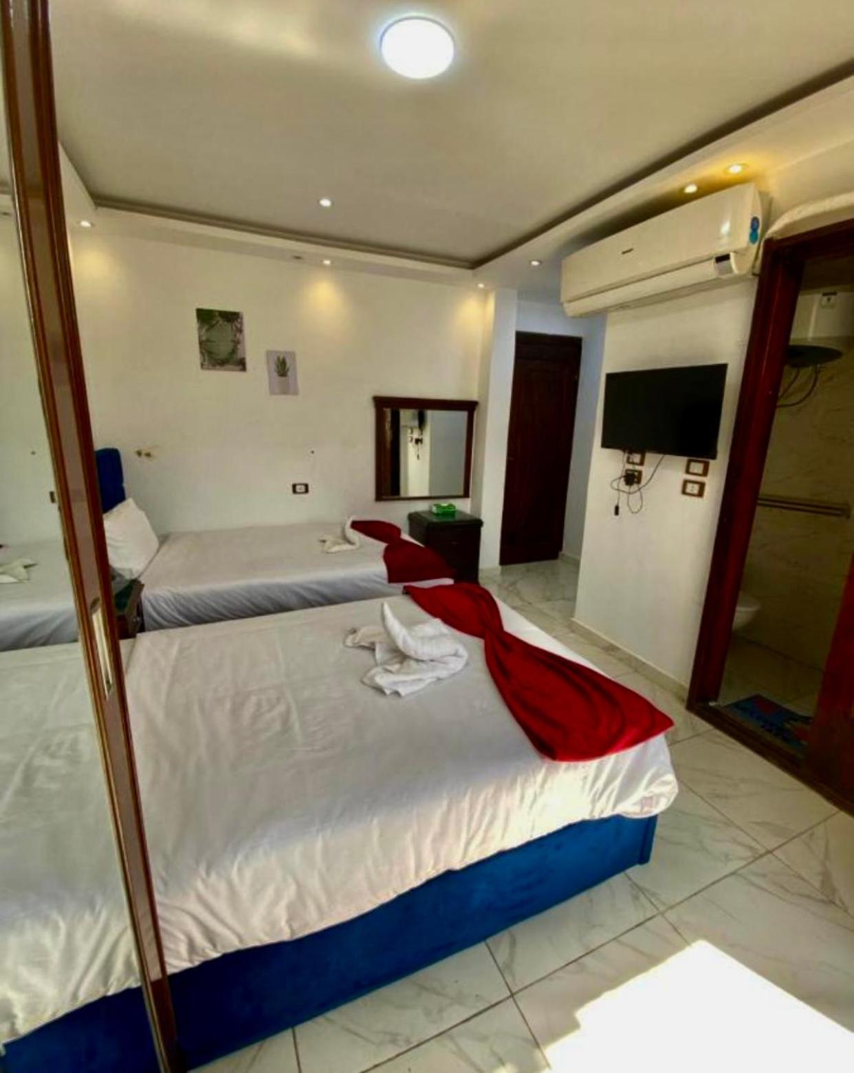 Hotel Pyramids Middle East Charm