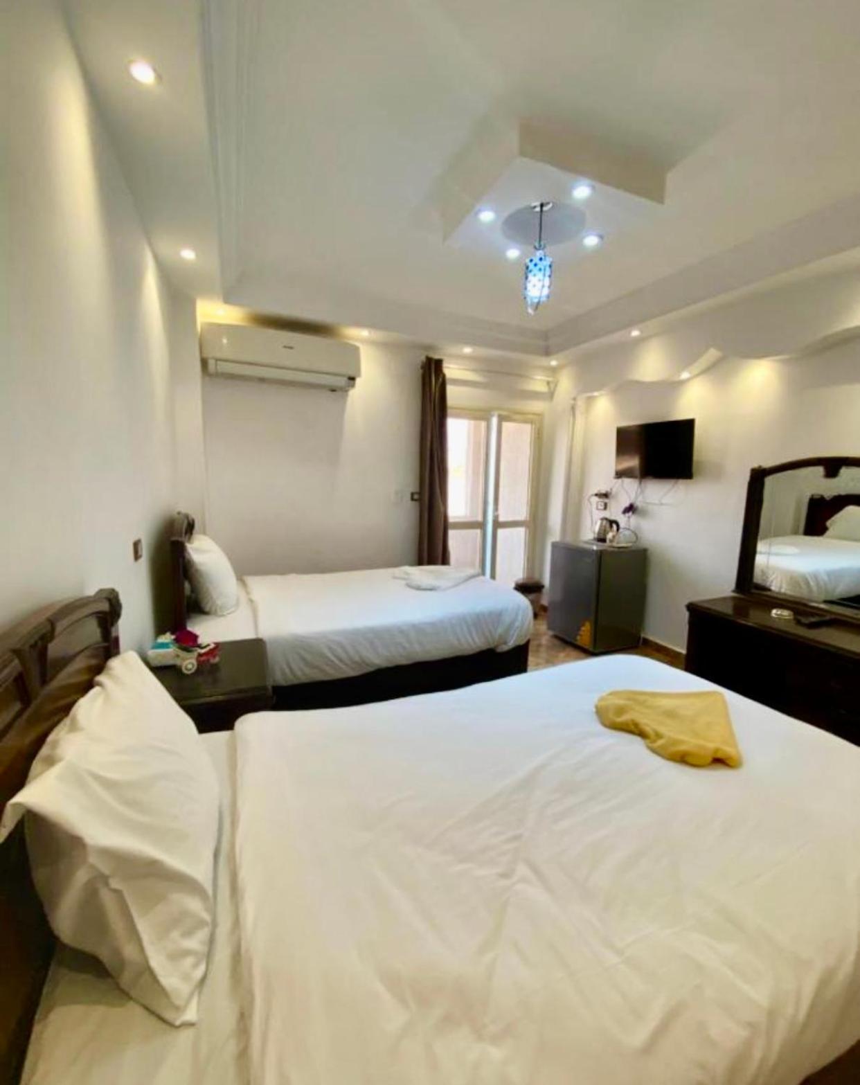 Pyramids Middle East Charm Hotel 4*