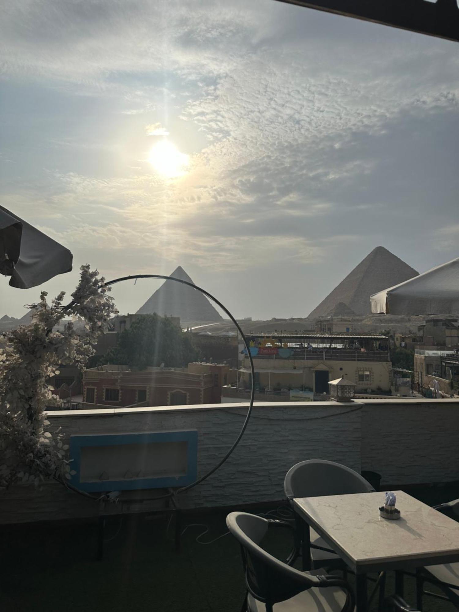 Hotel First Pyramid Kafrat al Jabal