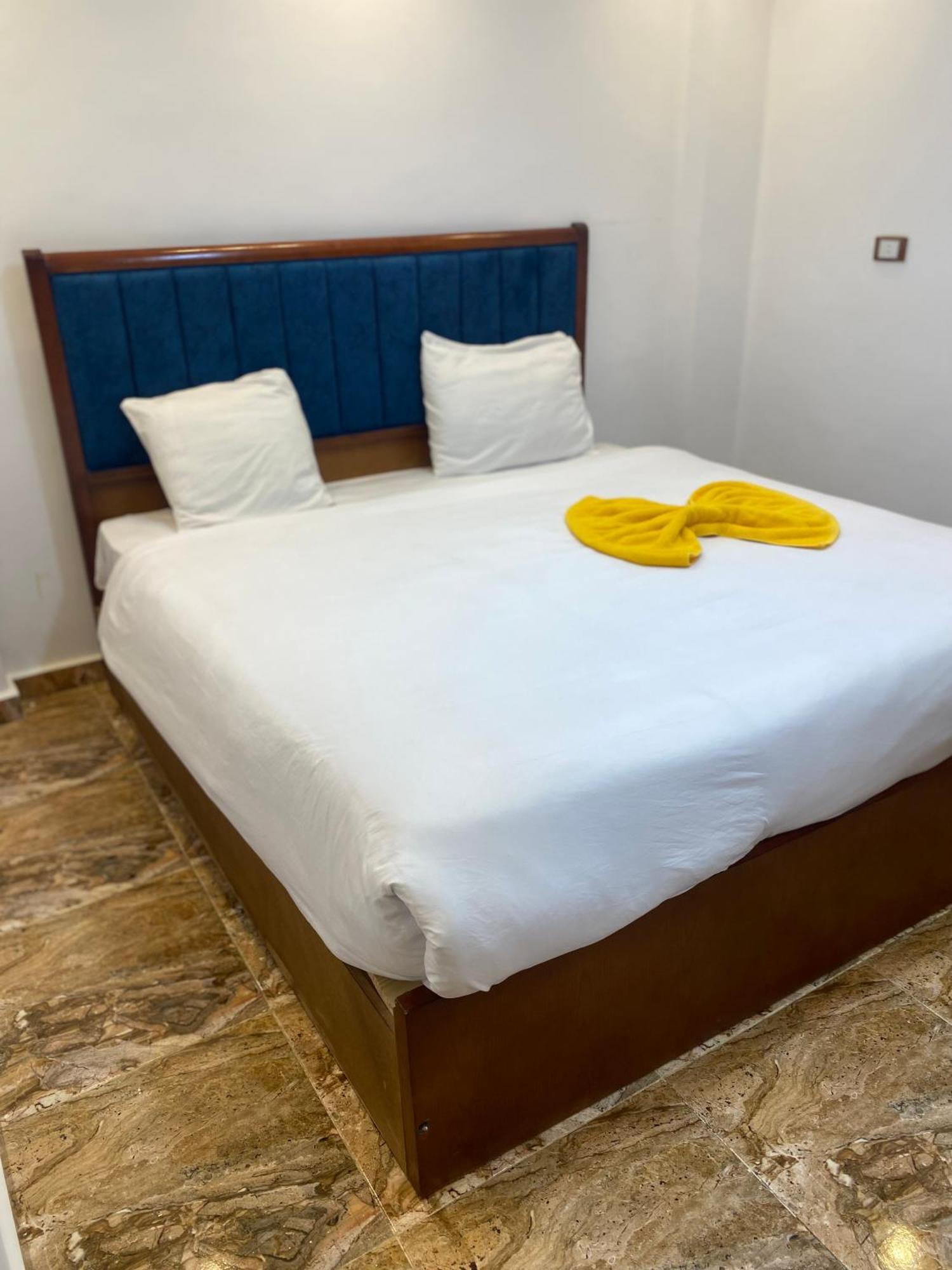 Pyramids Middle East Charm 4*