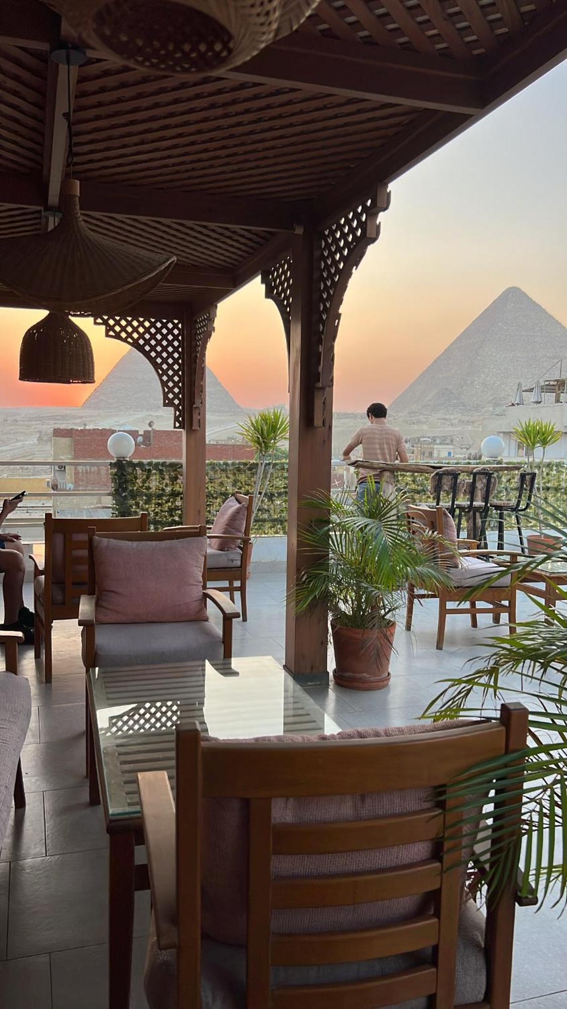 Jimmy Pyramids Hotel 4*