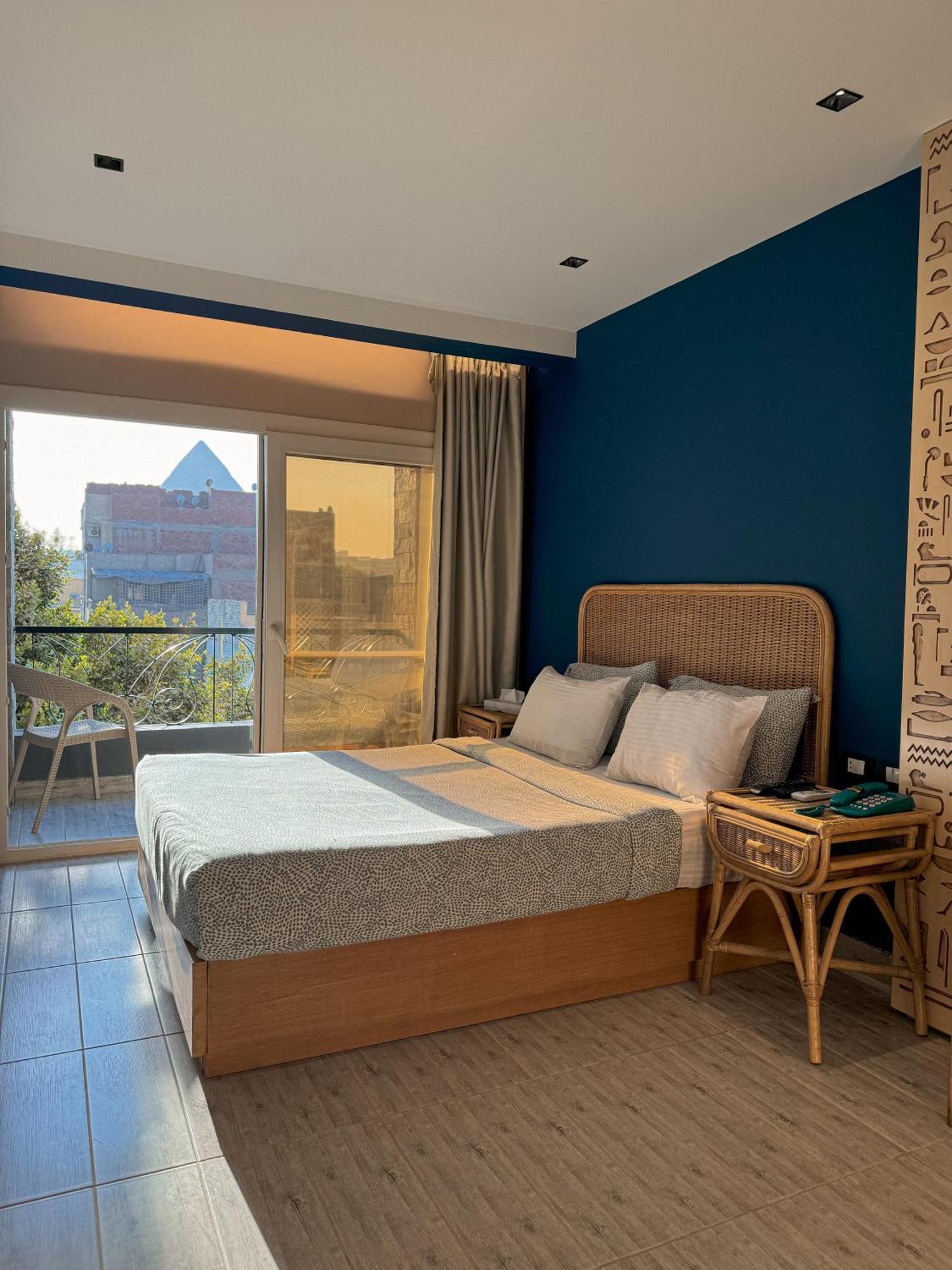 Jimmy Pyramids Hotel 4*
