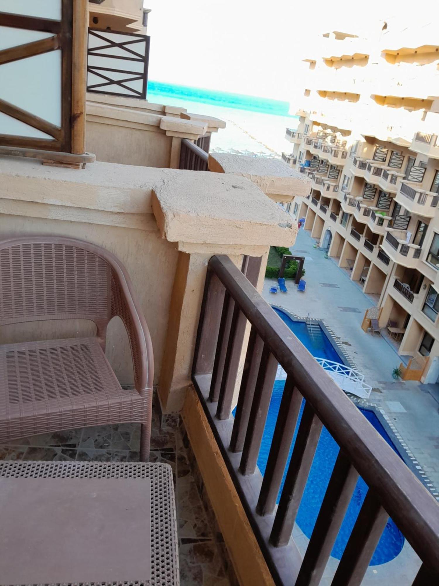 Turtles Hourghada View Sea View Pool Private Jacuzzi Security Air-conditioned Cafe Restaurant On The And A Large Sunny Balcony *