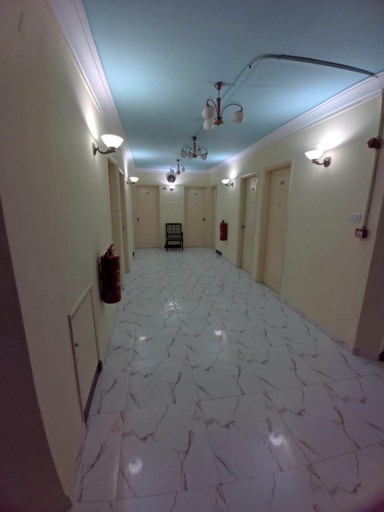 Golf Hotel *