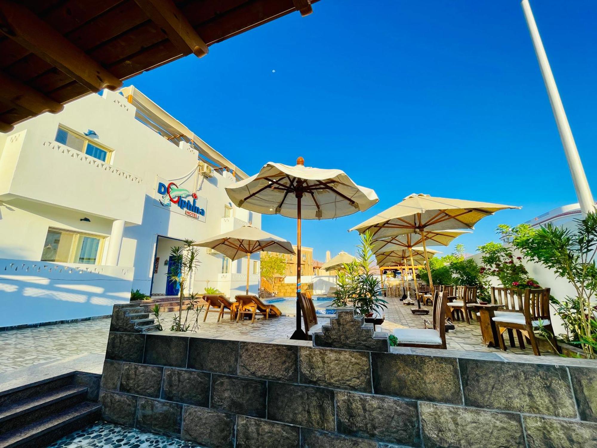 Dolphina & Restaurant Hotel