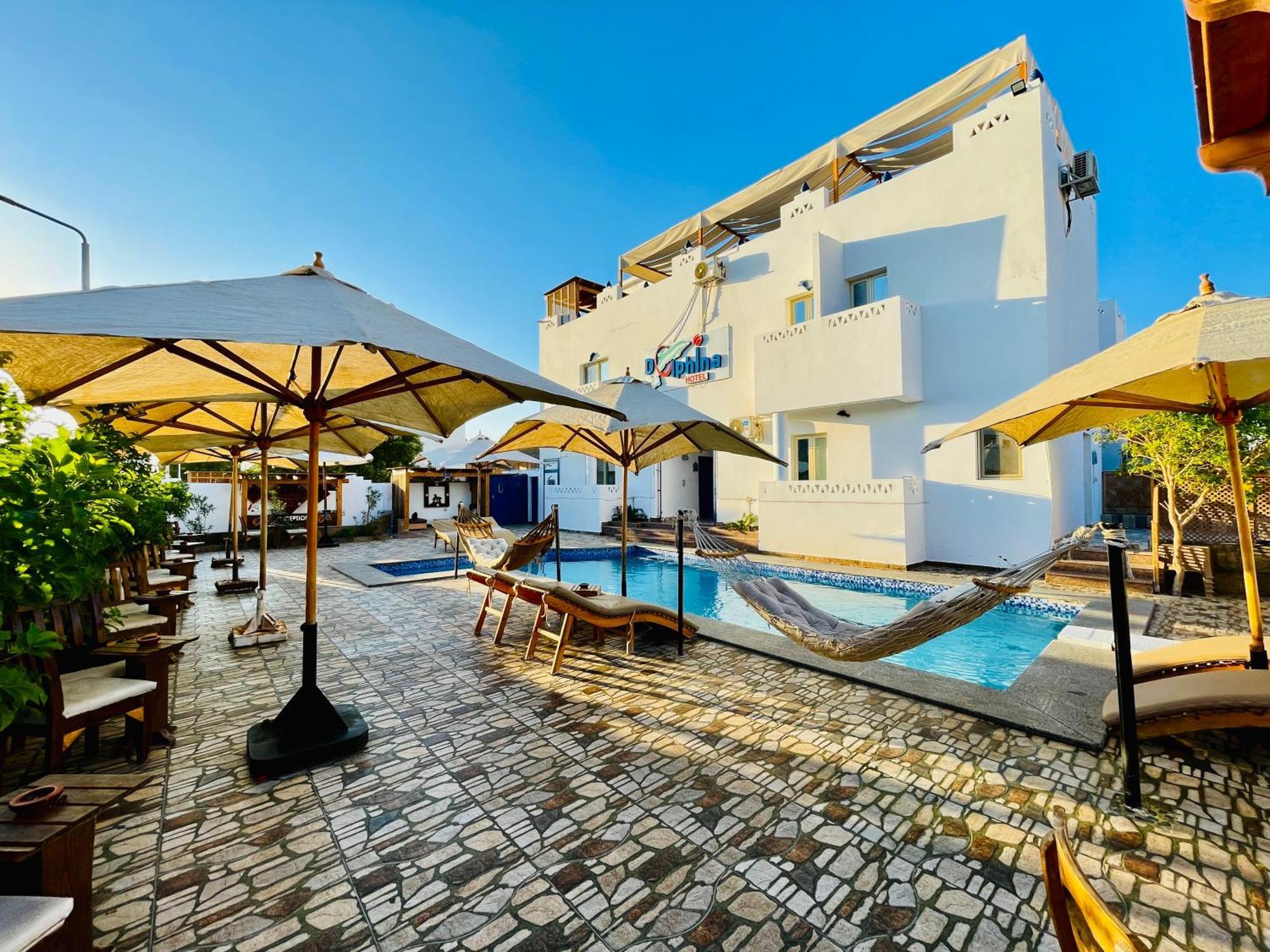 Dolphina & Restaurant Hotel 4*