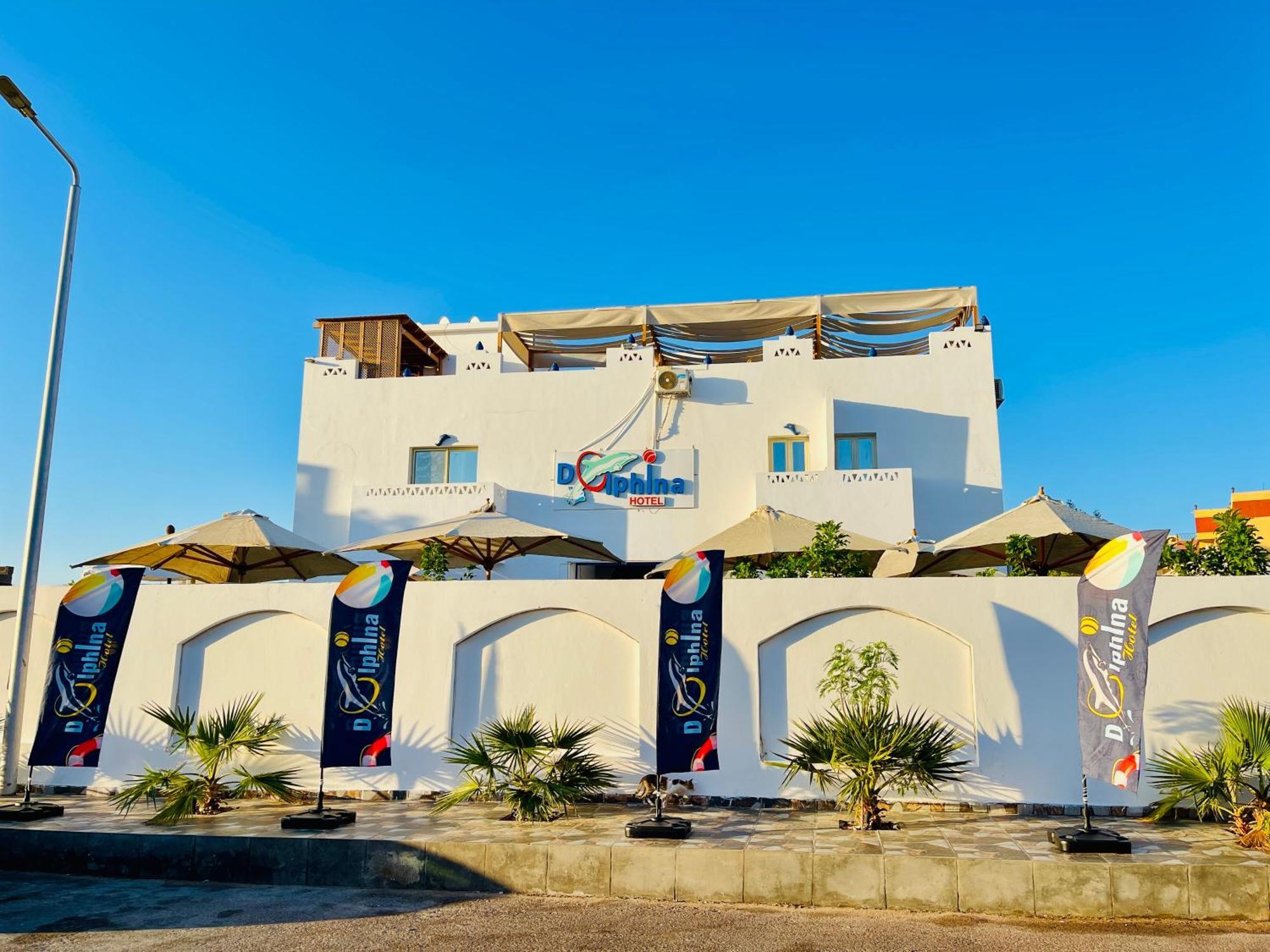 Hotel Dolphina & Restaurant 4*