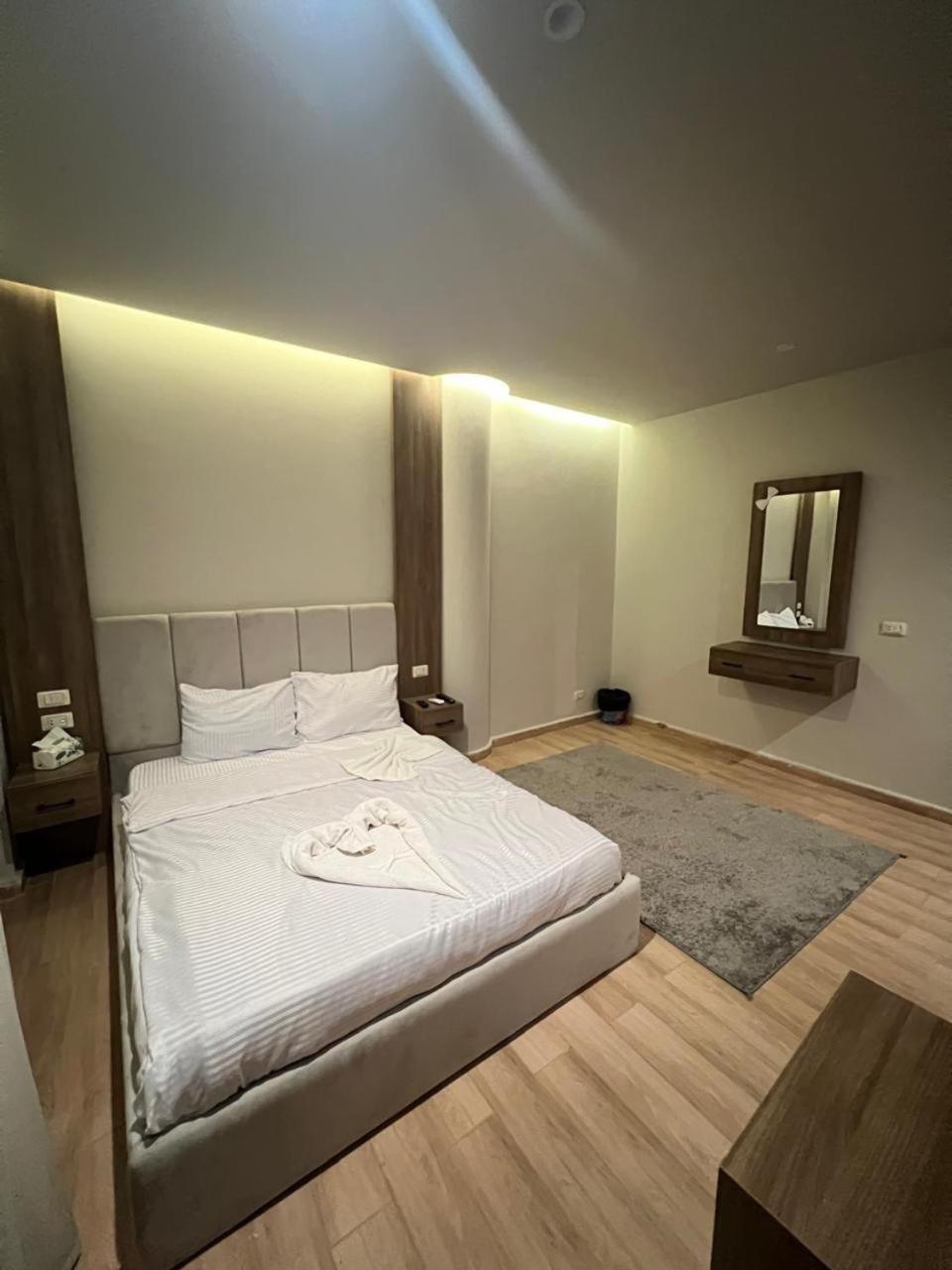 Pyramids Hills Hotel Kafrat al Jabal