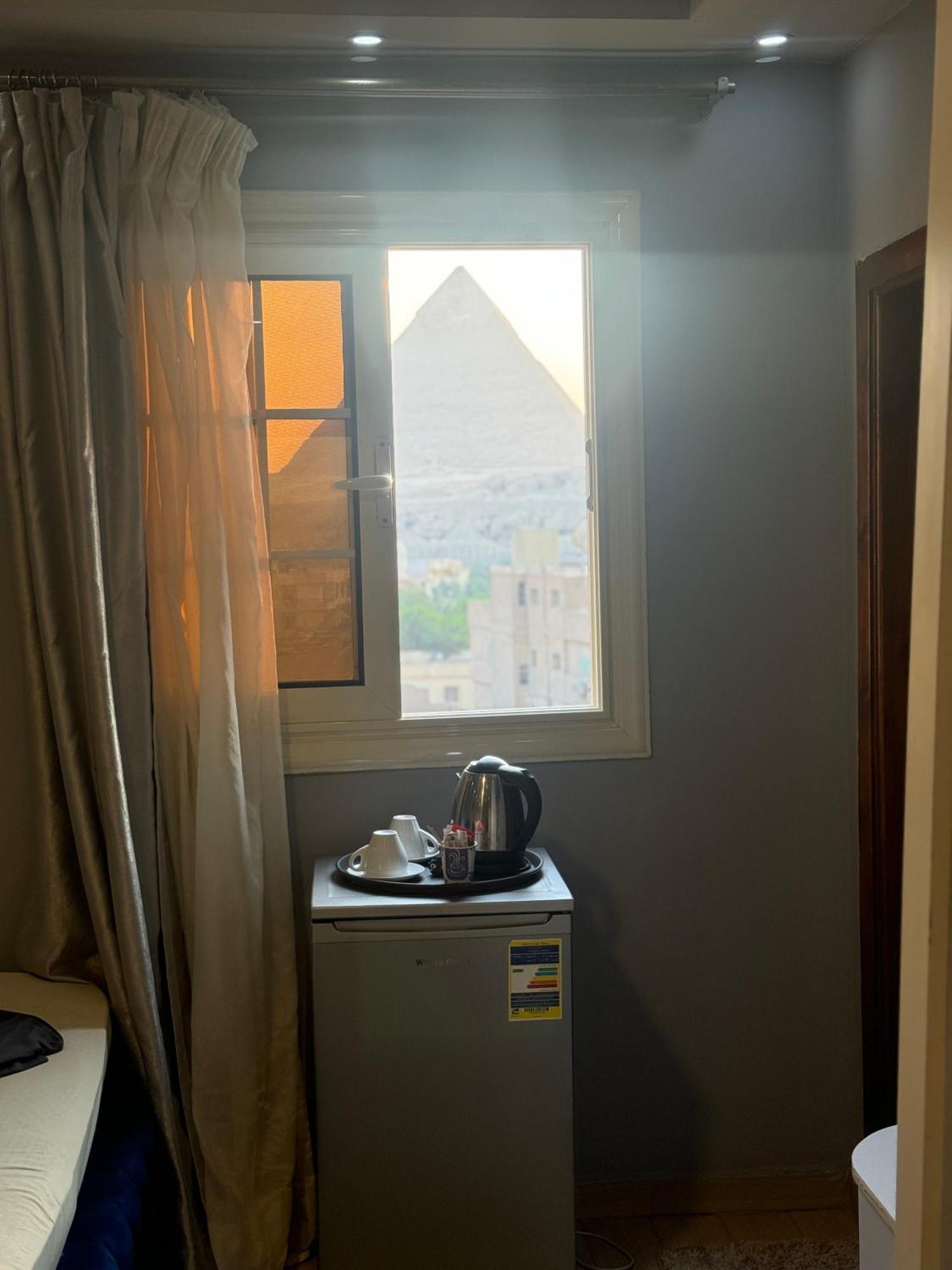Hotel Pyramids Hills 3*