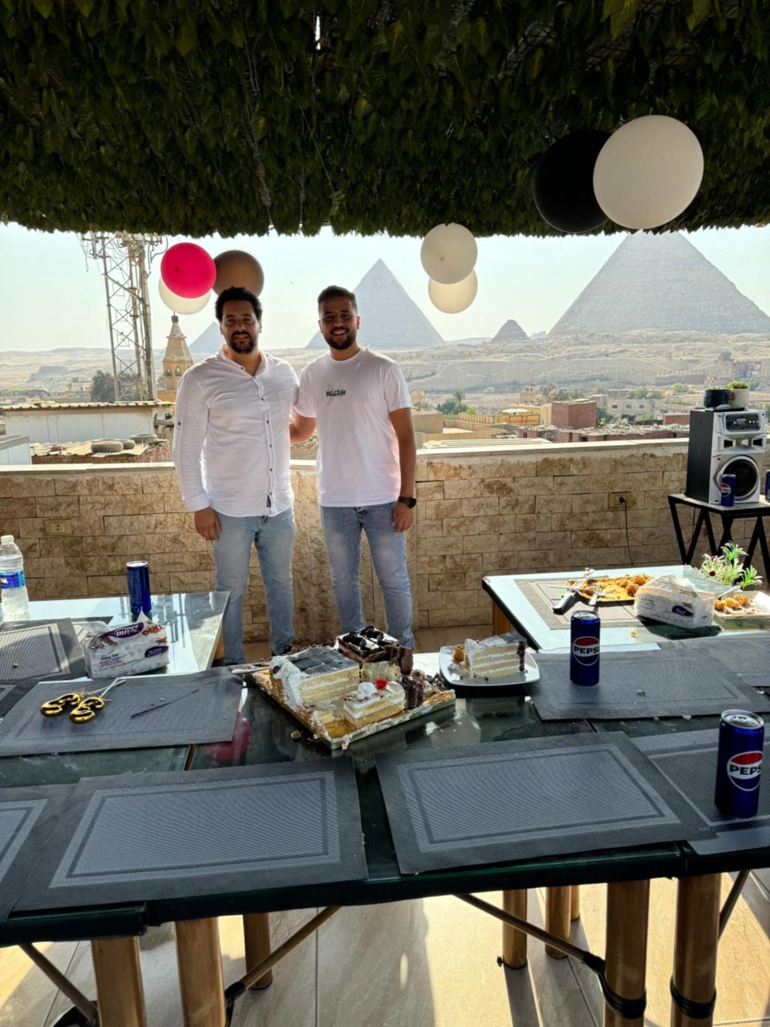 Pyramids Hills 3*