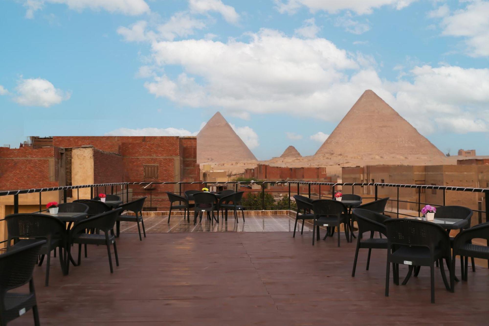 Turquoise Pyramids Gate Centre Hotel