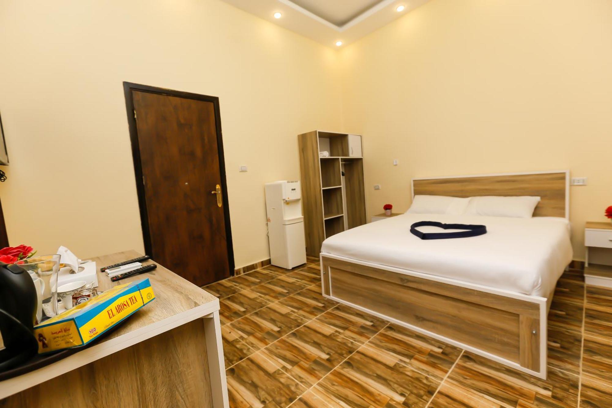 Turquoise Pyramids Gate Centre 3*