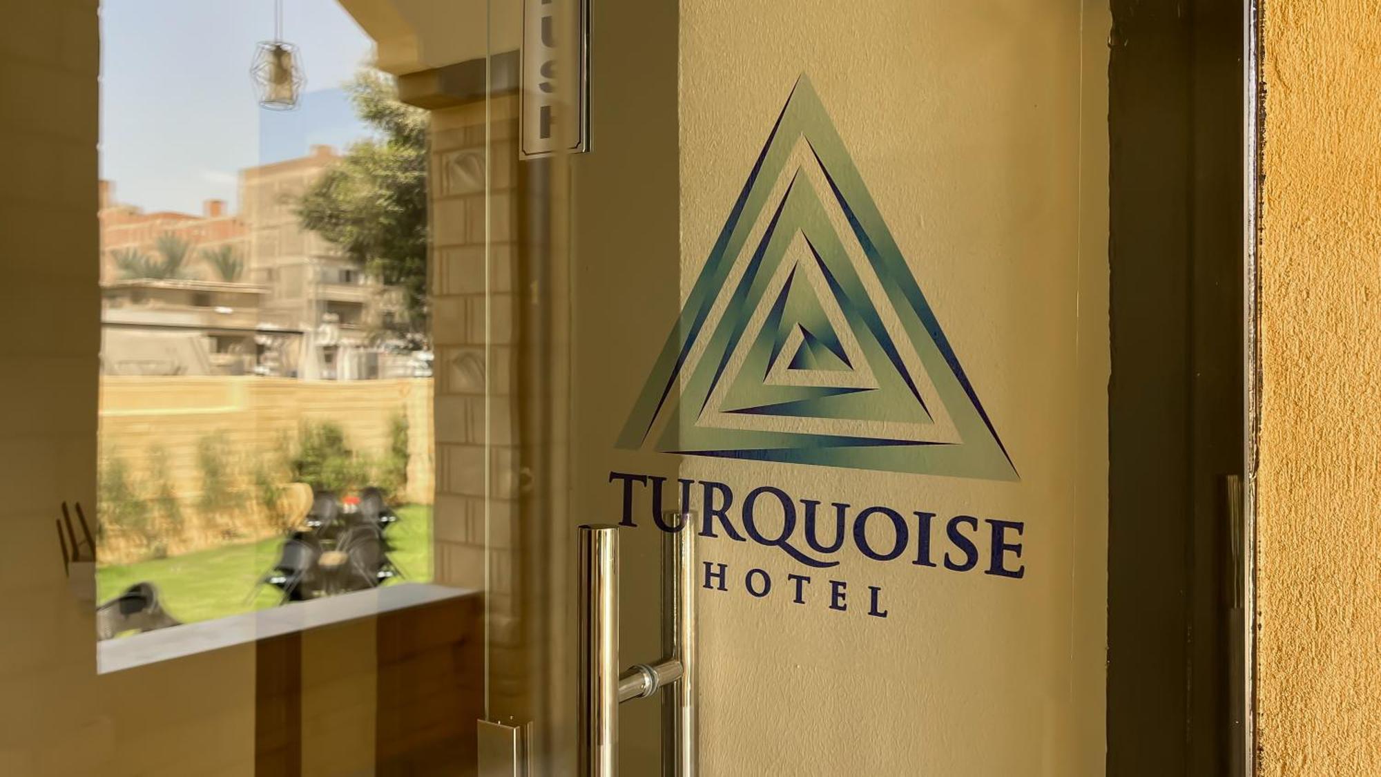 Turquoise Pyramids Gate Centre 3*