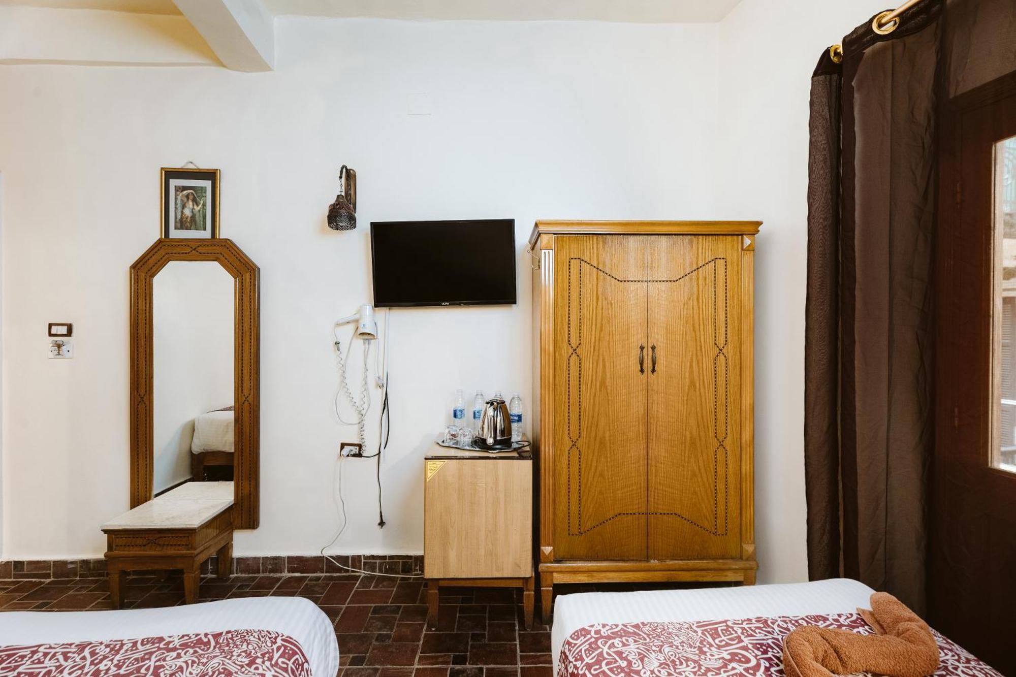 Nefertiti Hotel