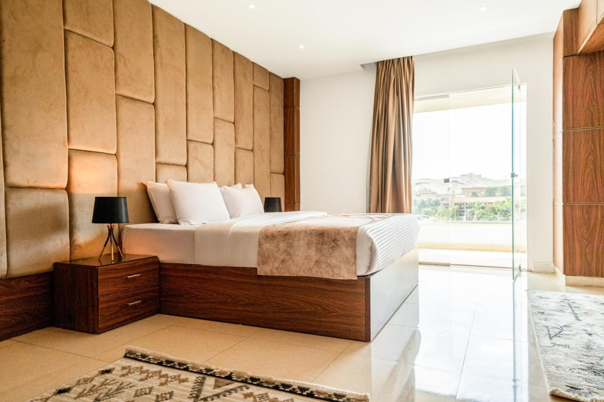 King Pyramids View Otel 3*