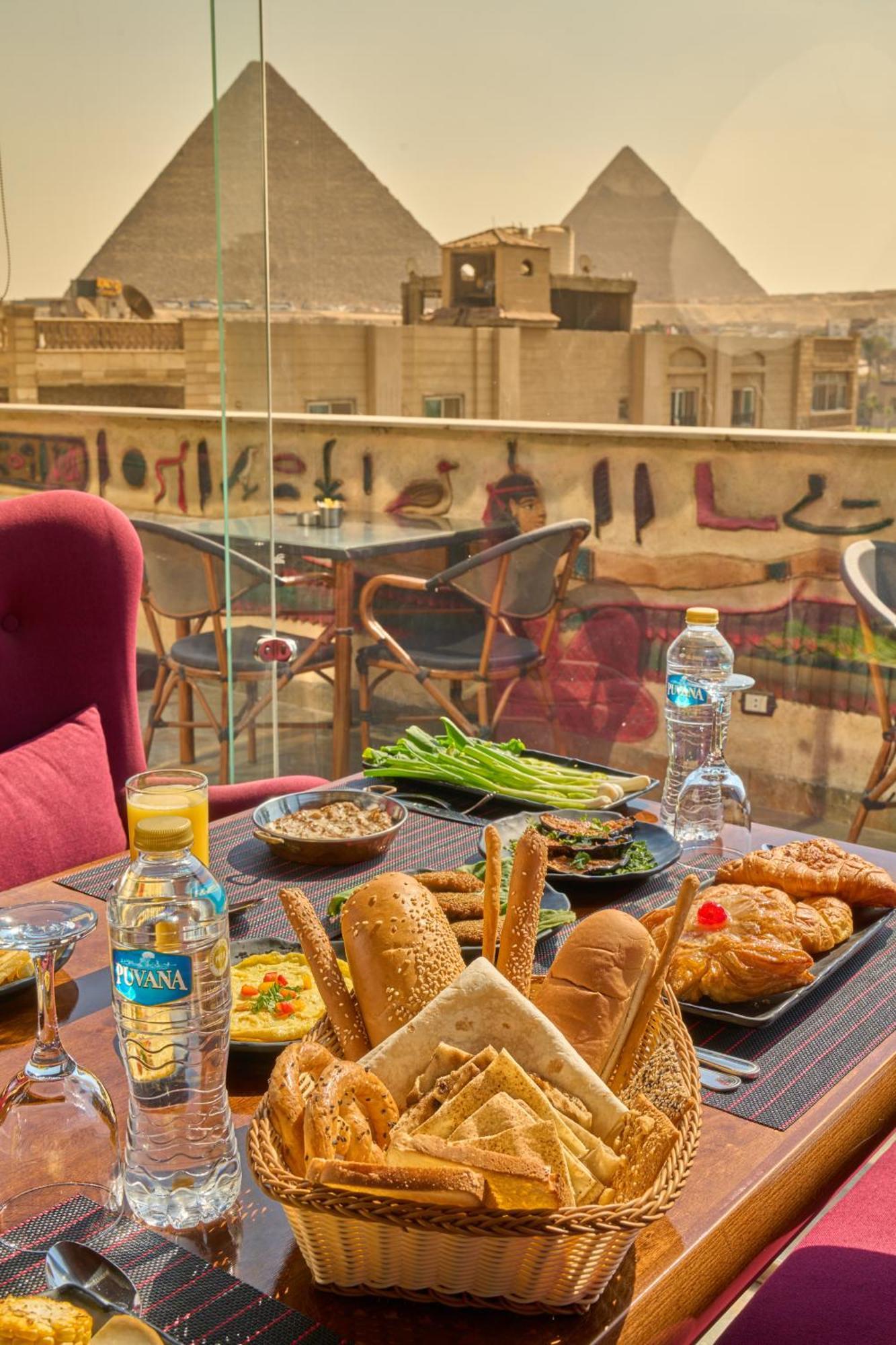King Pyramids View Otel 3*