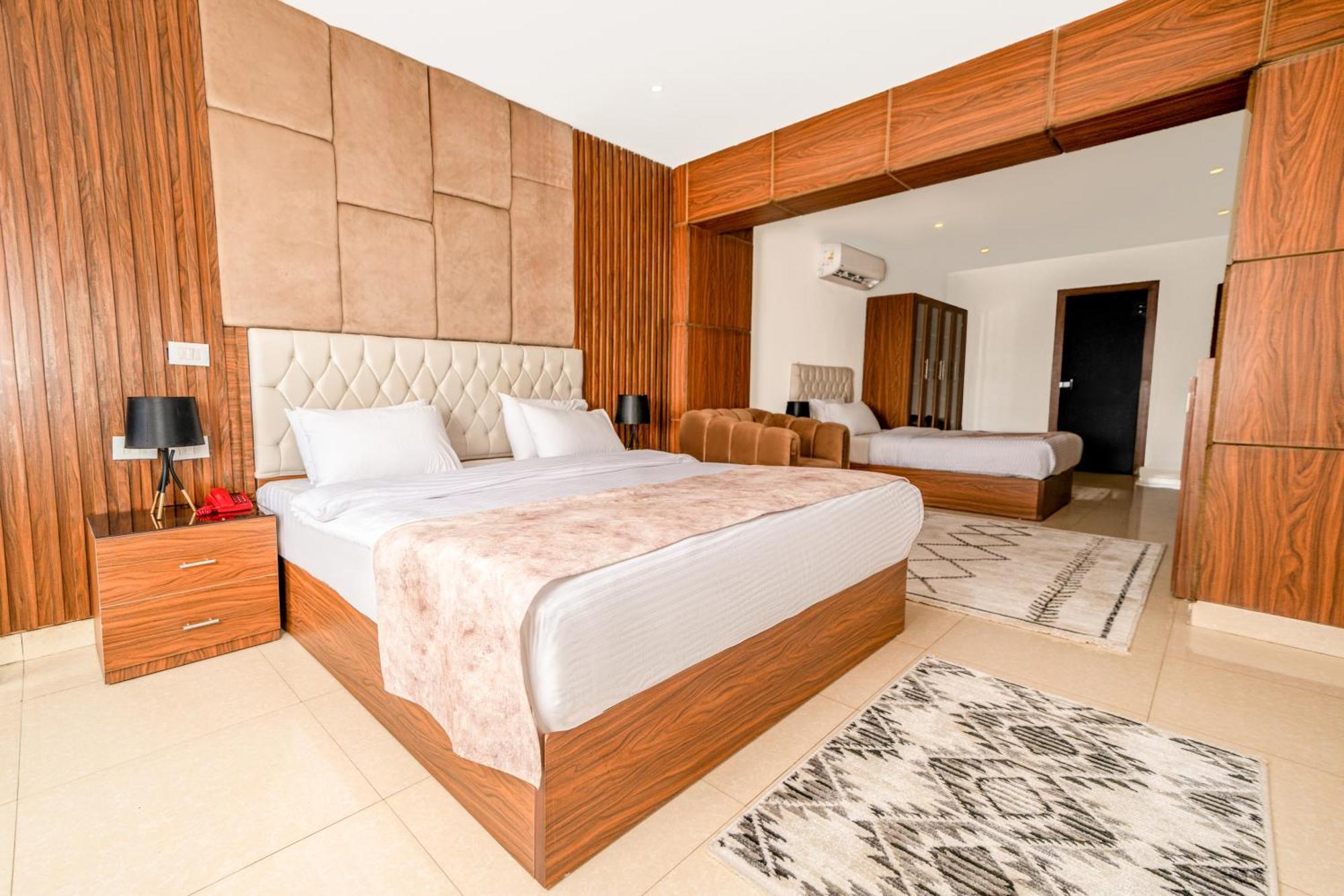 King Pyramids View 3*