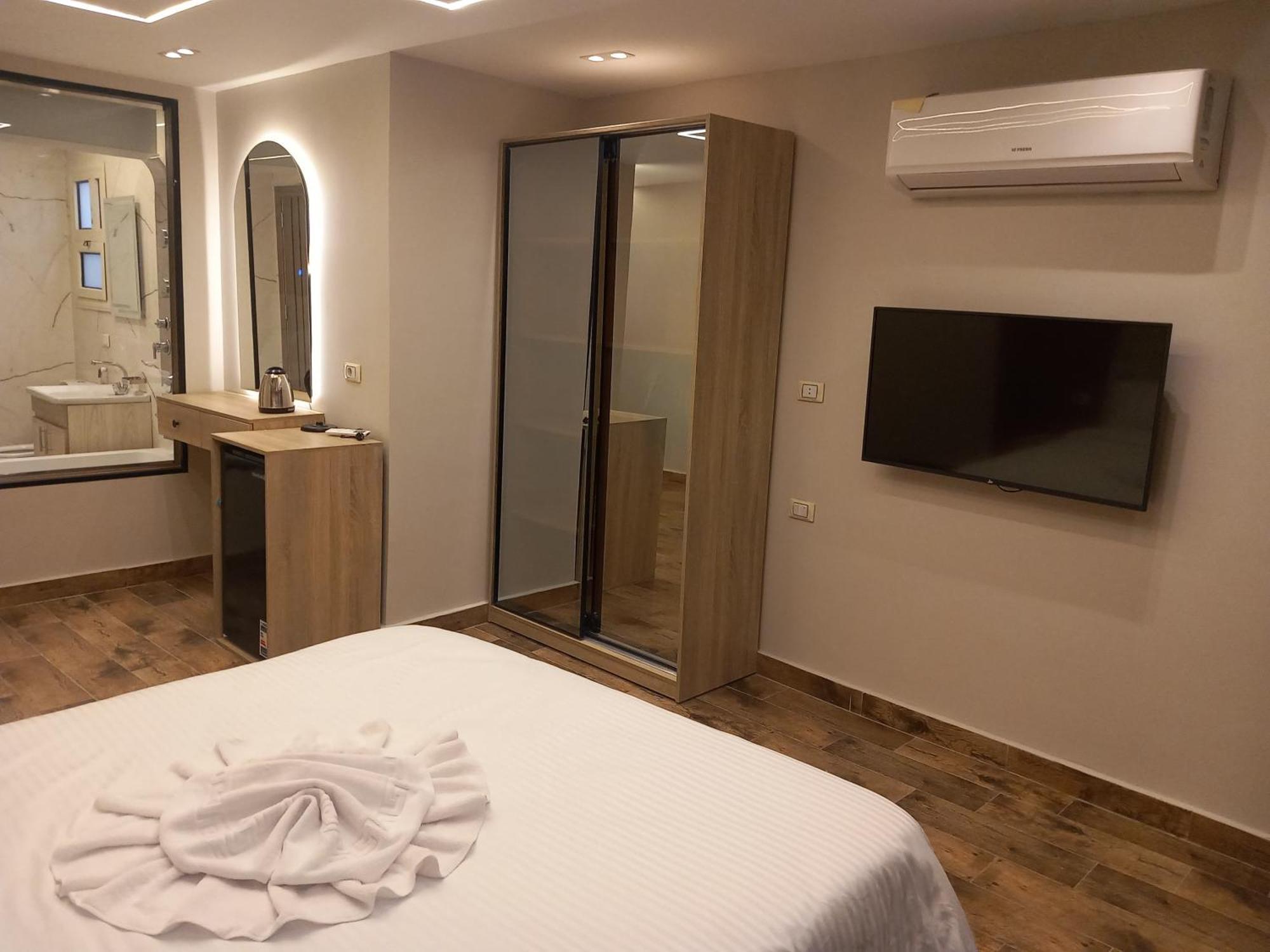 Pyramids Enigma Grand Hotel 3*